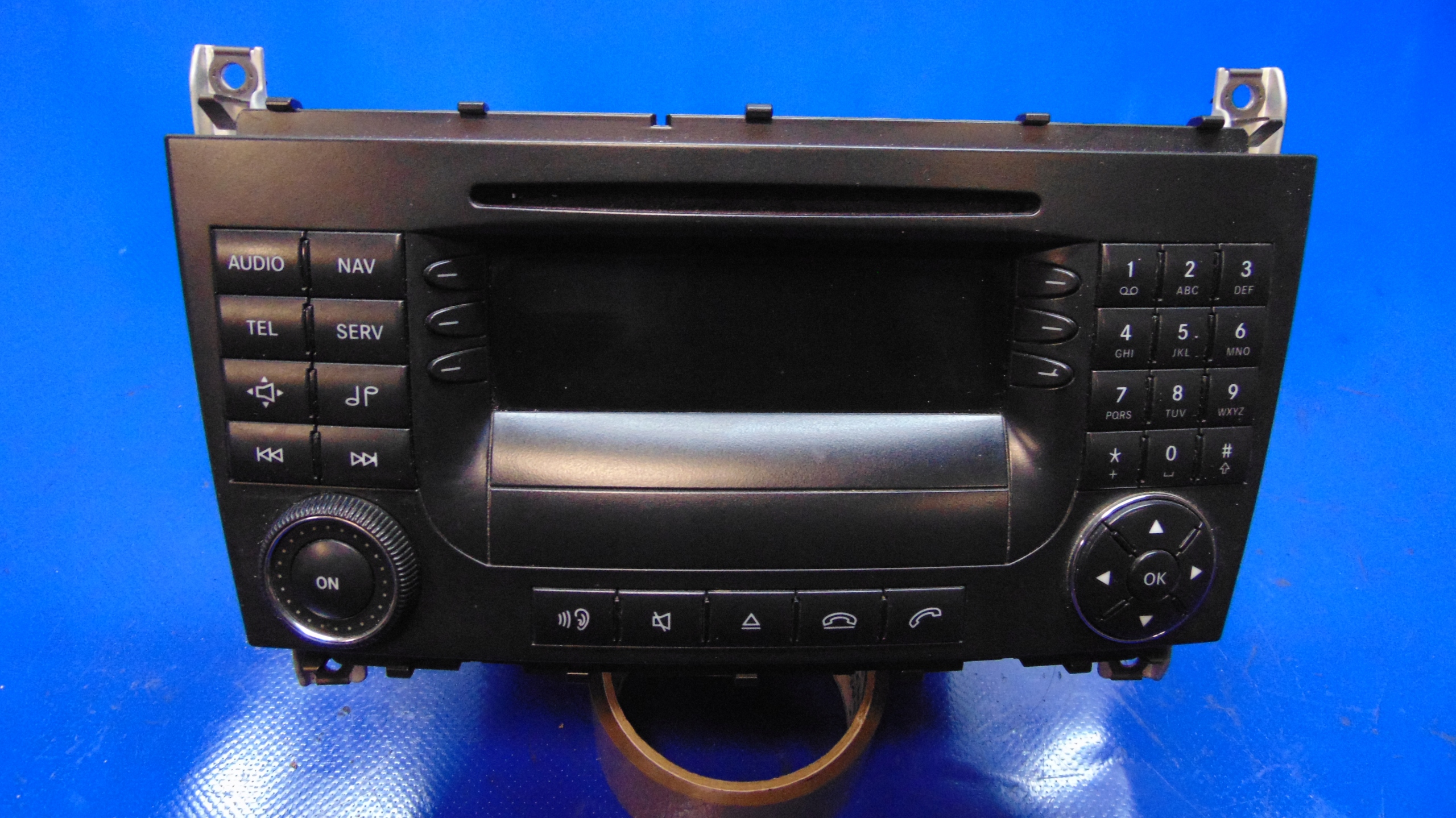 A2038701989 - Радио навигация CD MERCEDES W203 00-07 год