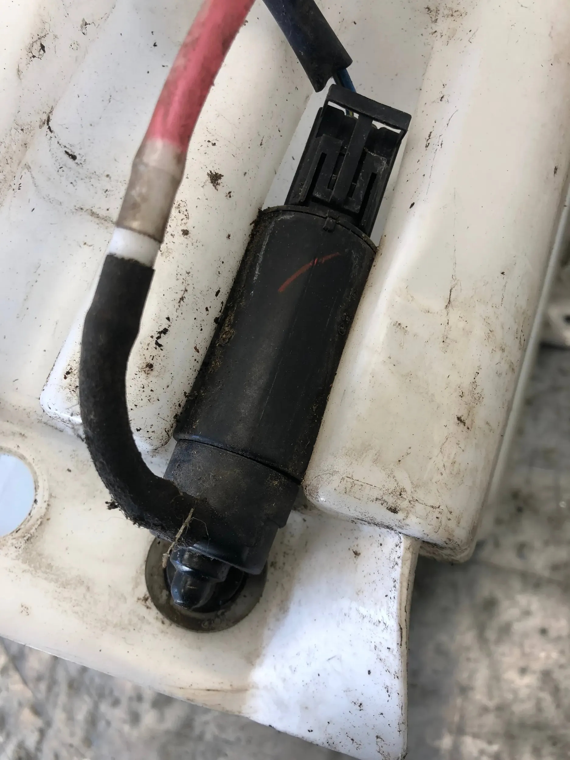 washer fluid tank TOYOTA COROLLA E12