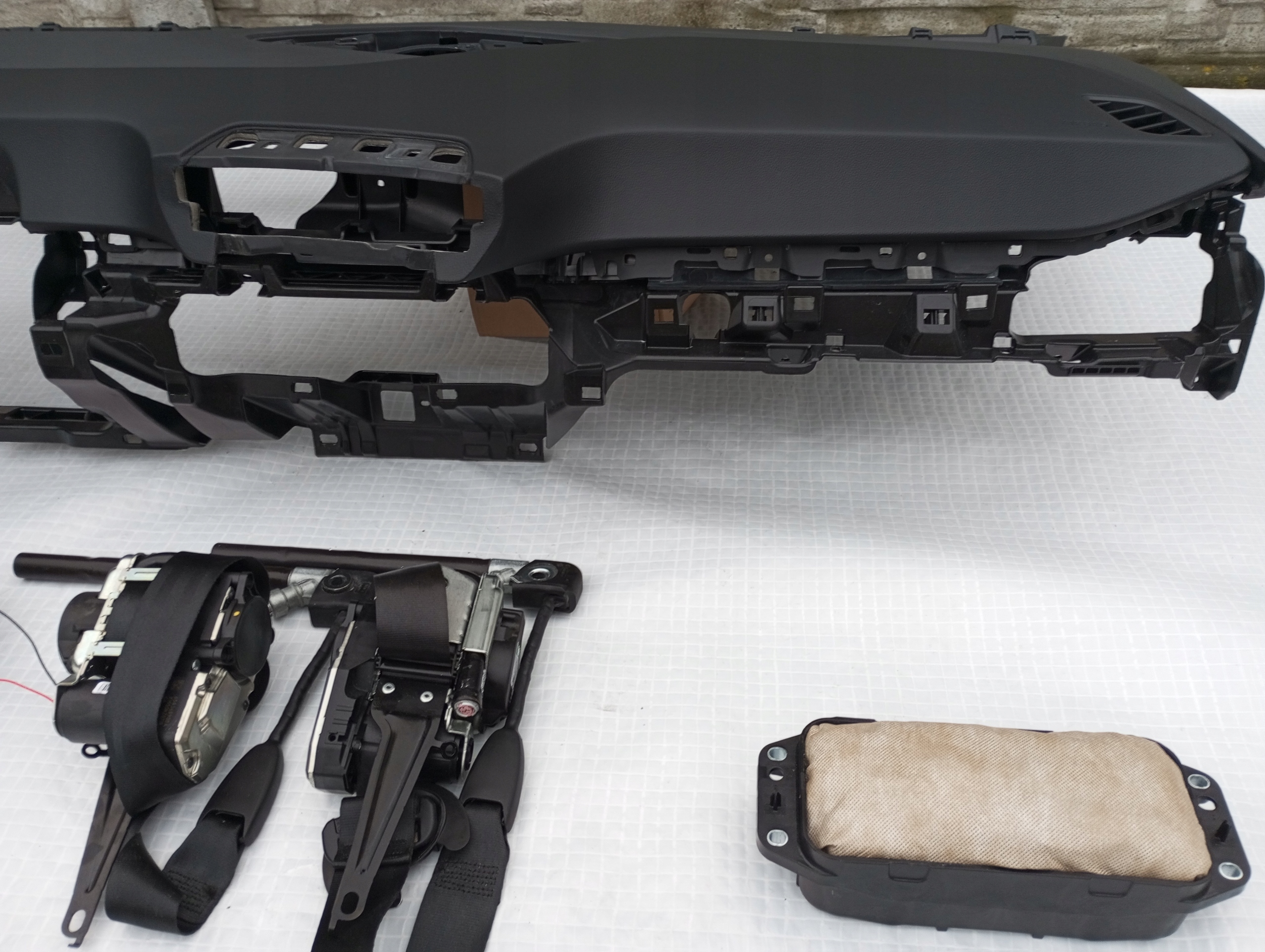 торпеда консоль vw ID3 id.3 2 подушки безопасности ремни