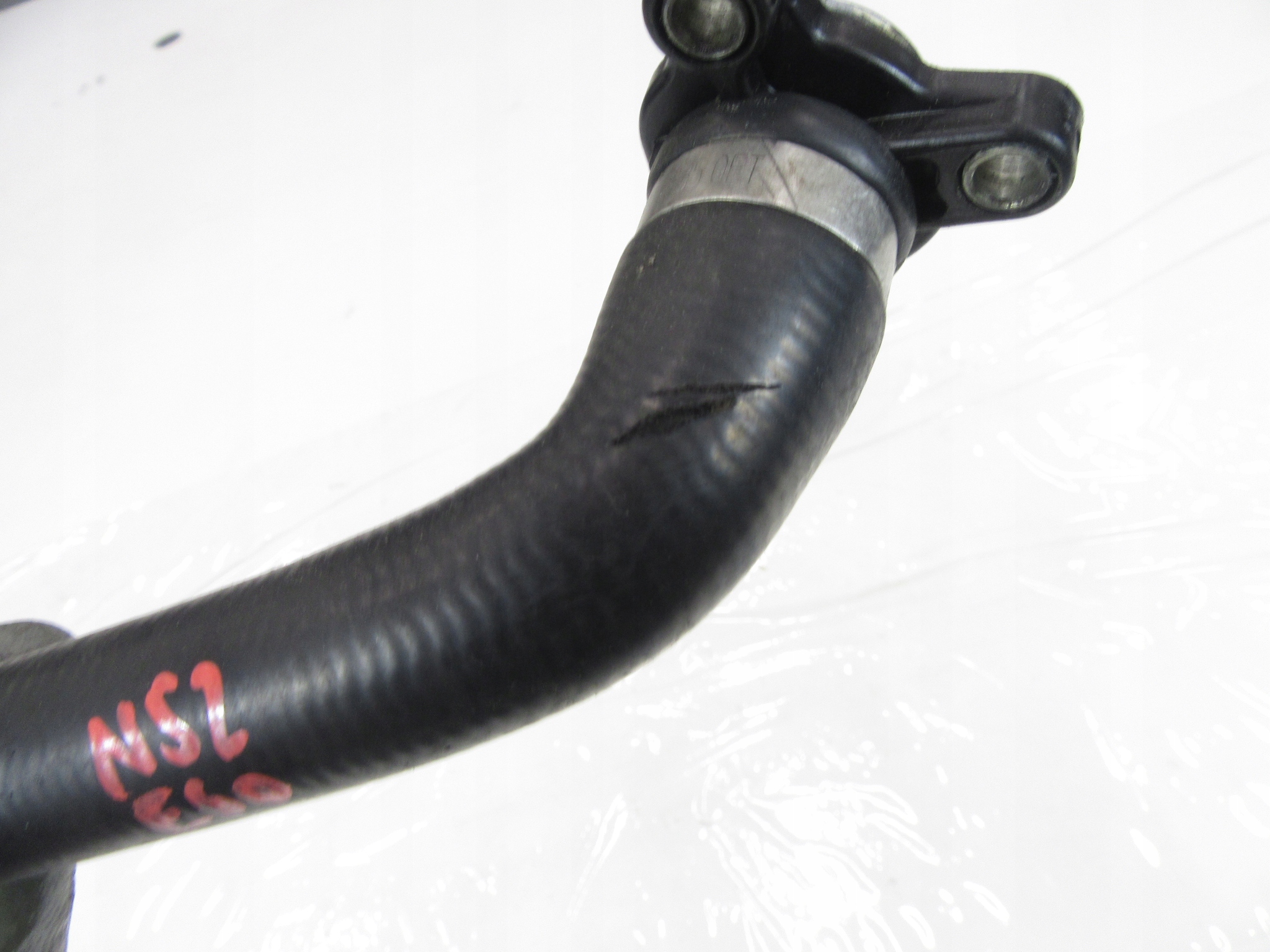 Schlauch des Wassers BMW e60 e61 e63 e64 e65 e66 N52 N53