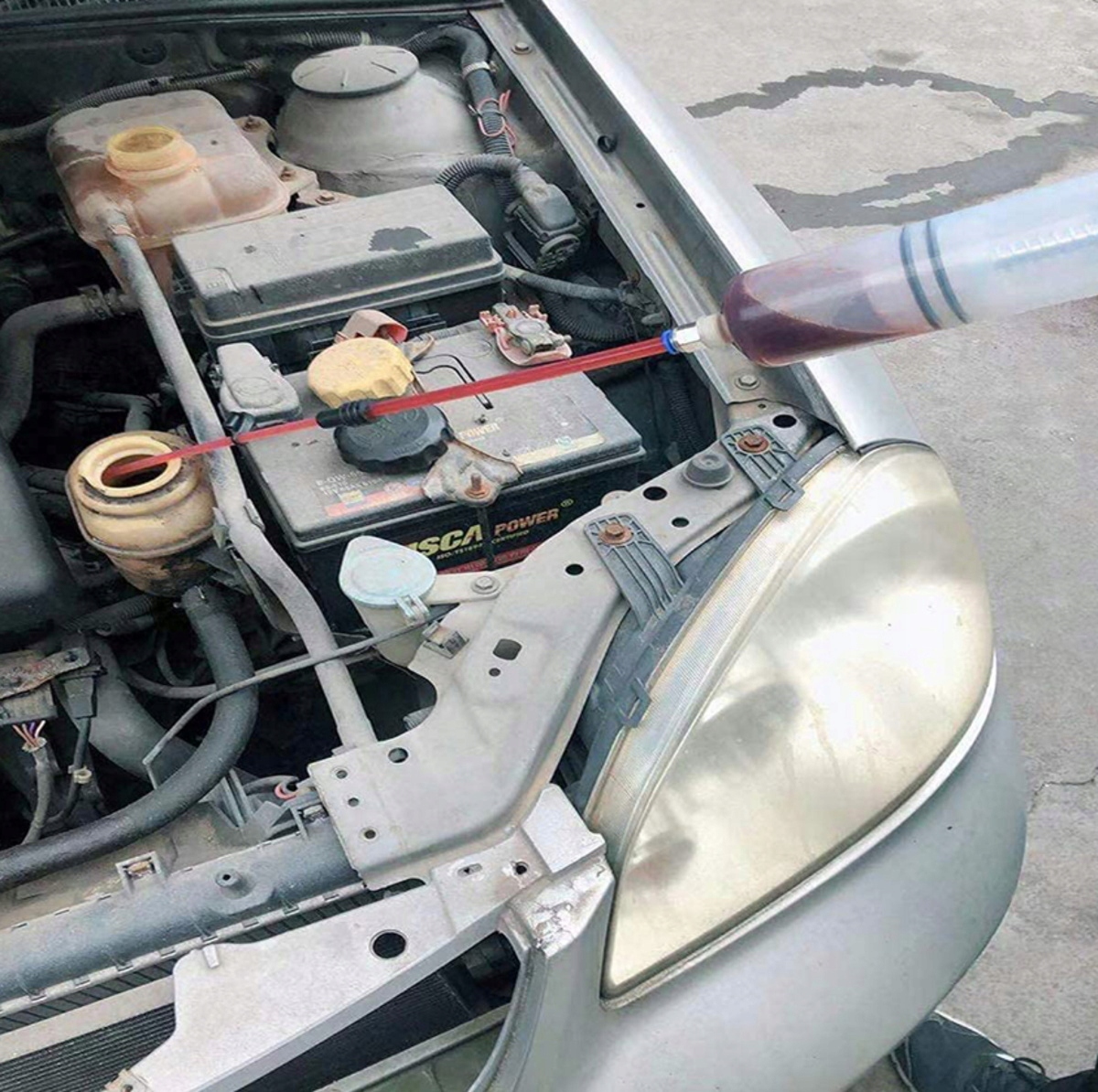 STRZYKAWKA ODSYSARKA OLEJU PŁYNU HAMULCOWEG 200ml Marka Vorfal