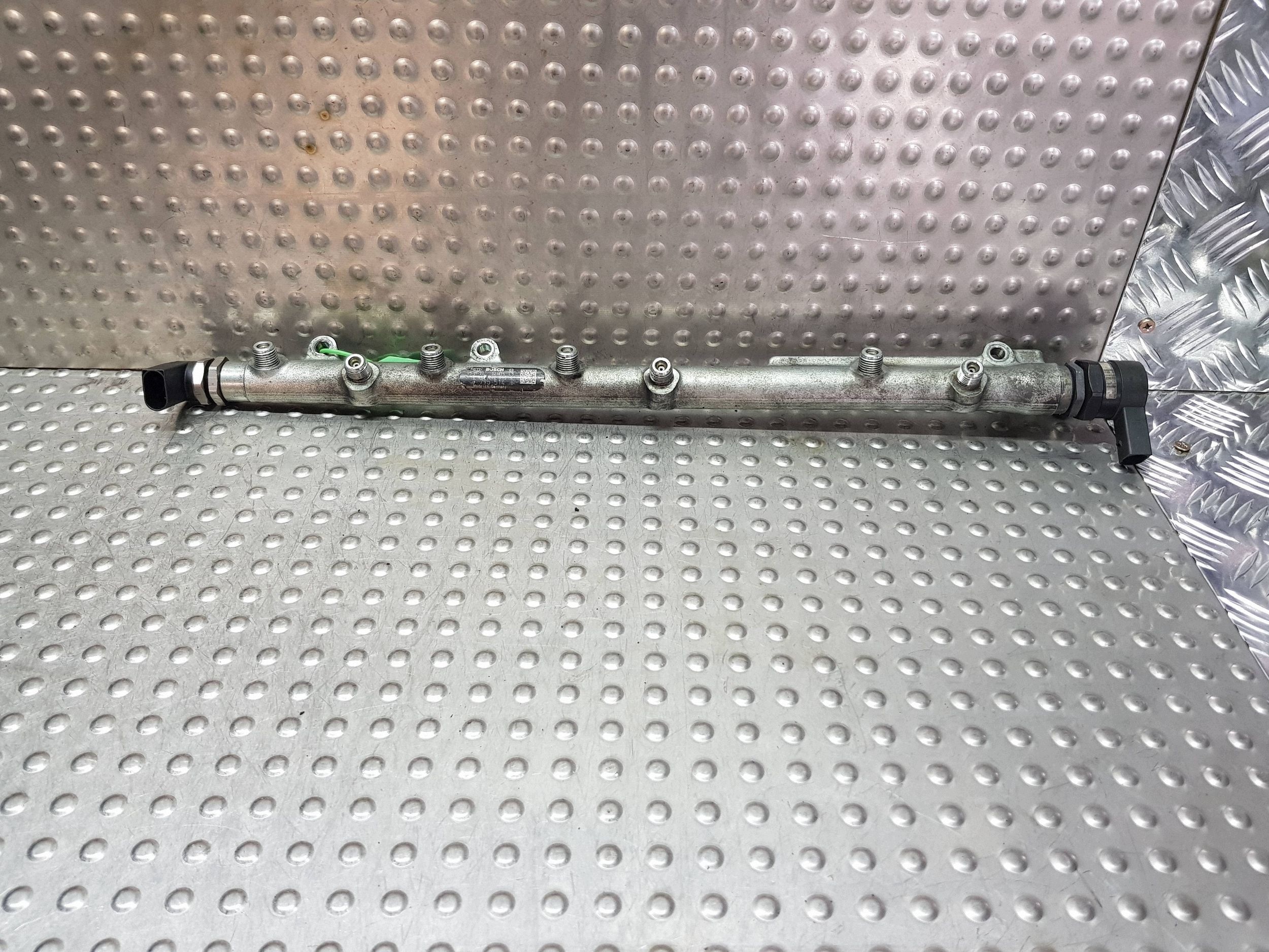 injection ramp sensors 7795514 BMW E60 E61 E65 E70 E87 E90 3.0 D M57N2