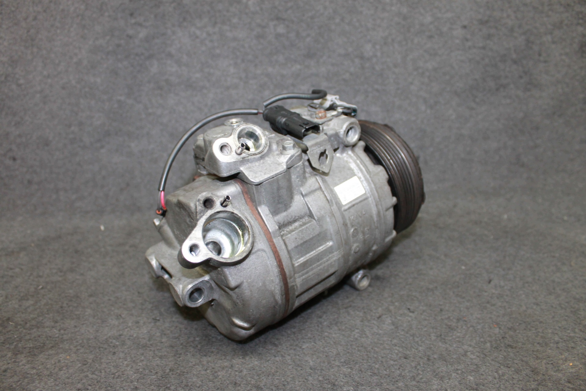 BMW F10 F01 E70 2.5D 3.0D 4.0D N57 compressor; air conditioning compressor 6987890