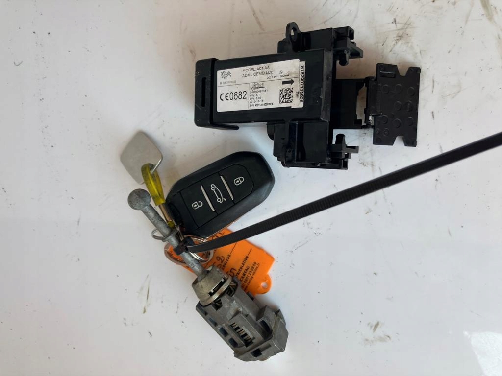 ignition lock cylinder key C4 PICASSO II 9800630080