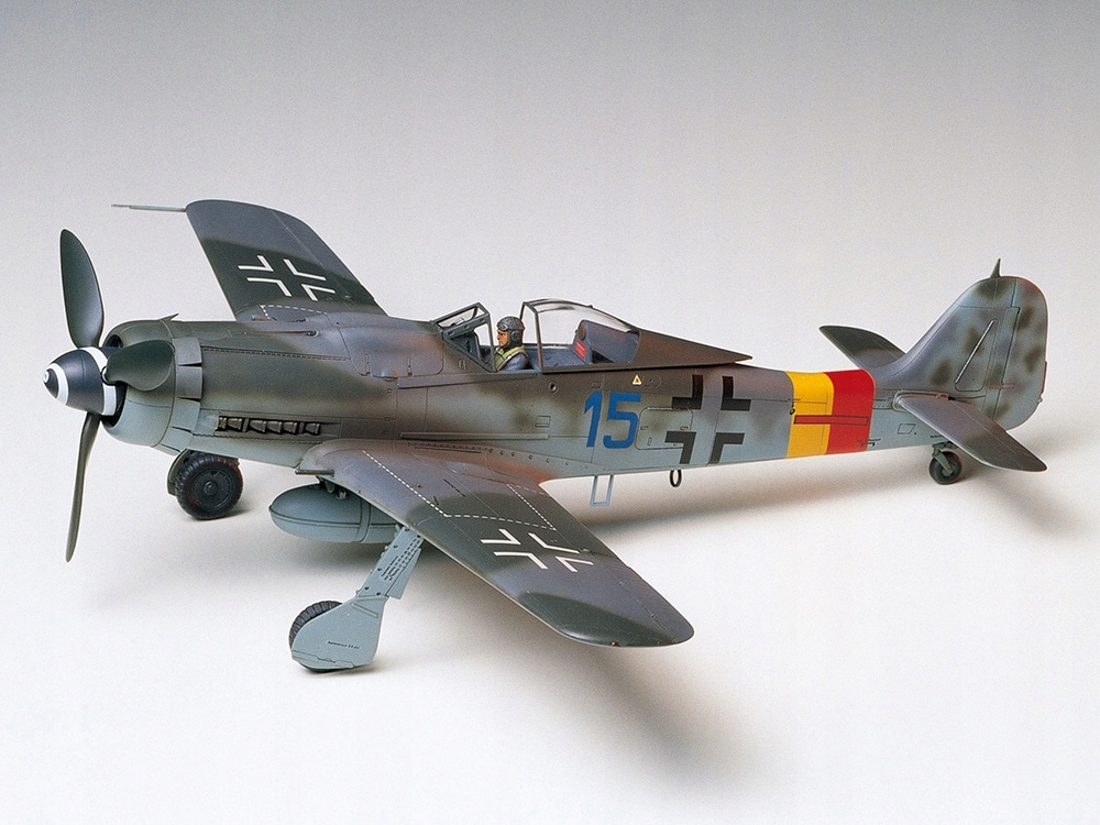 Letadlo Focke Wulf Fw190 D-9 model 61041 Tamiya