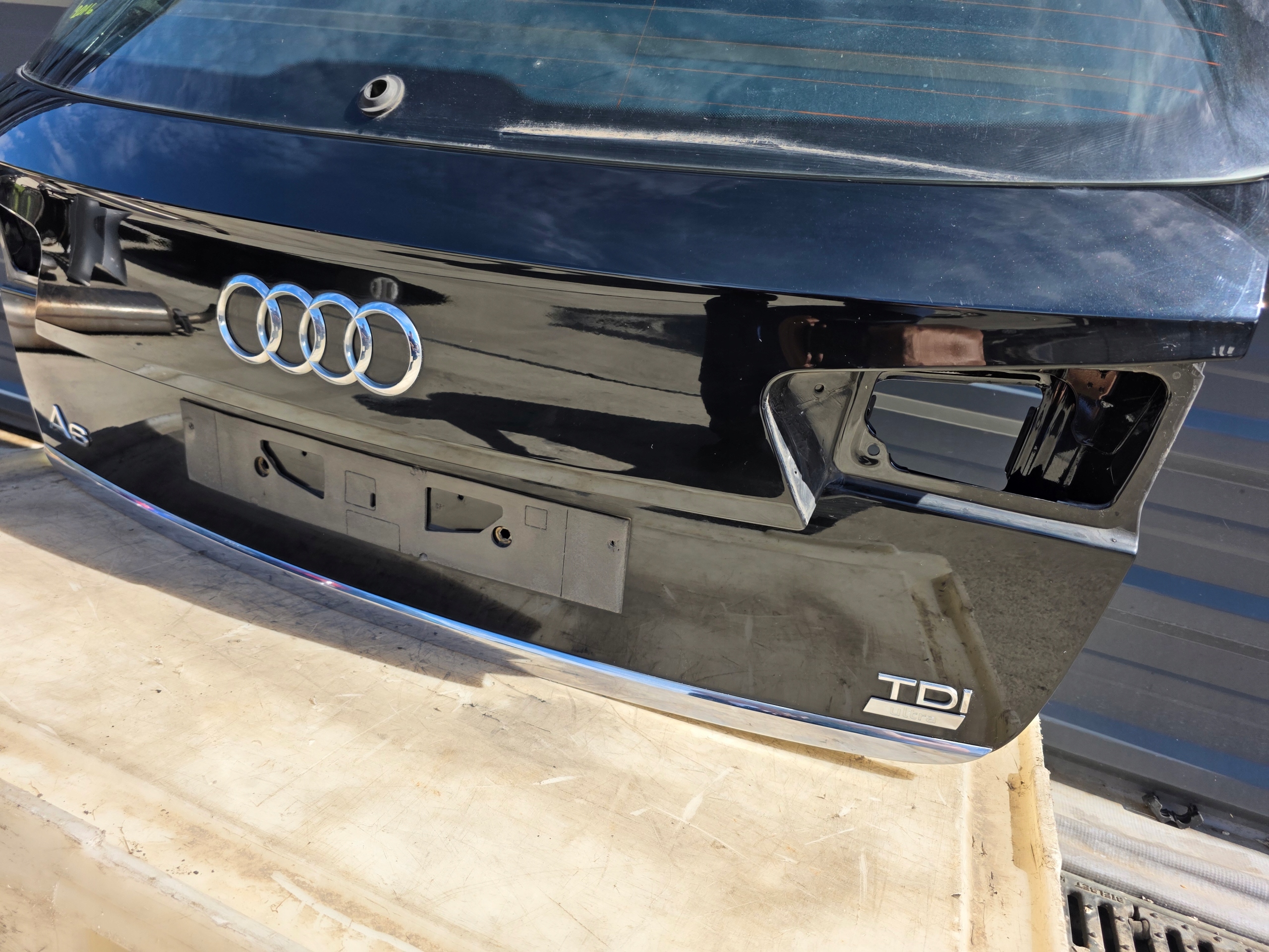 boot doors rear part AUDI A6 C7 AVANT / KOMBI LY9T LIFT original !!!