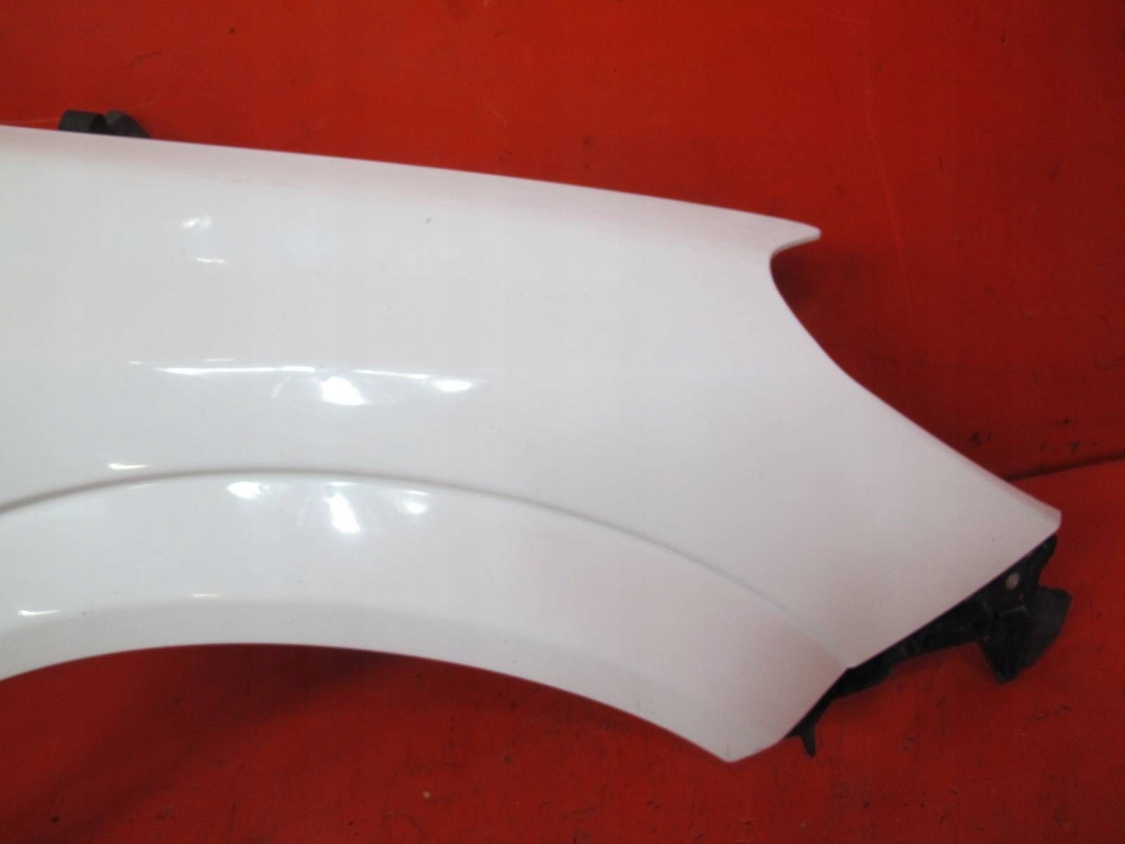 OPEL ASTRA H 3 III (A04) 04- fender front right BIALY Z40R