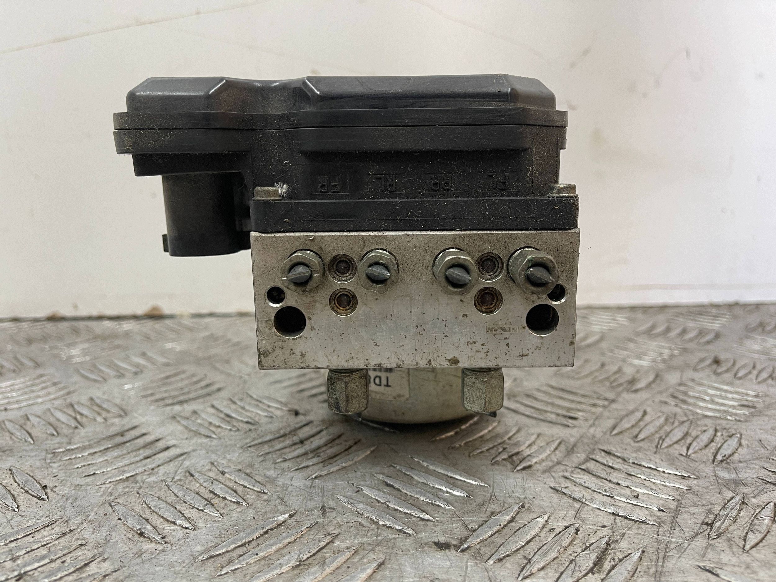 Pompa ABS NISSAN JUKE e F15 476601KK0D