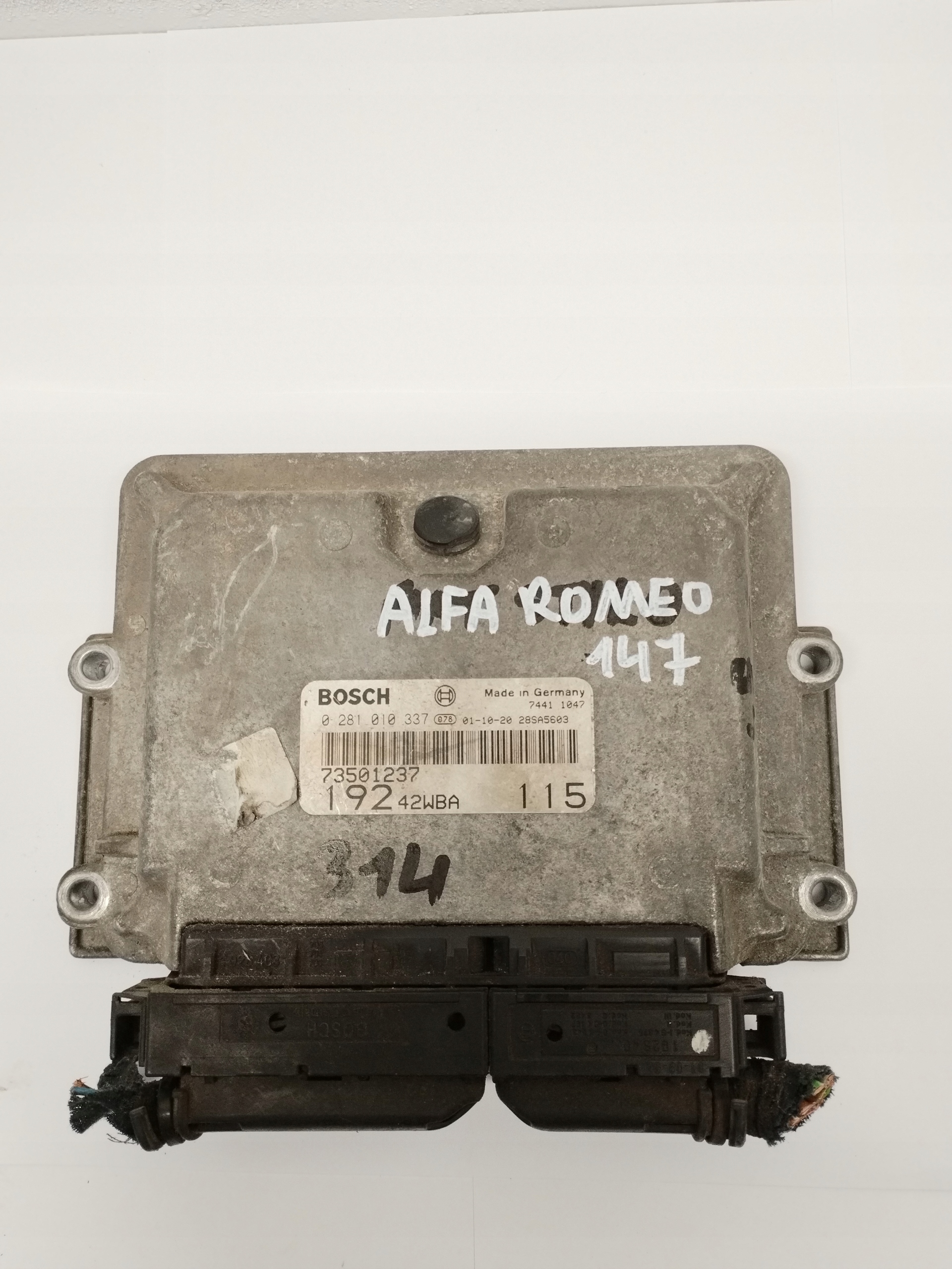 computer control unit of the engine Alfa Romeo 147 73501237