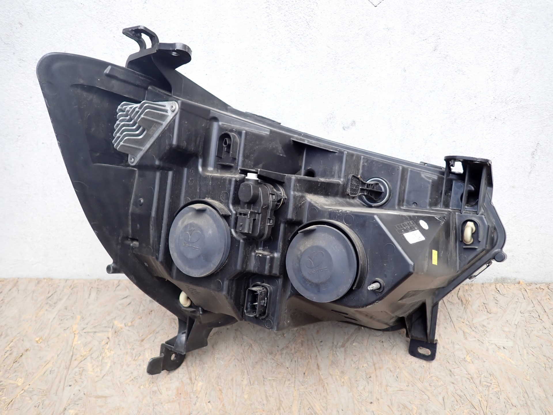 light left REFLEKTOR left RENAULT MASTER III LIFT IV 2019-2024R 260607867R