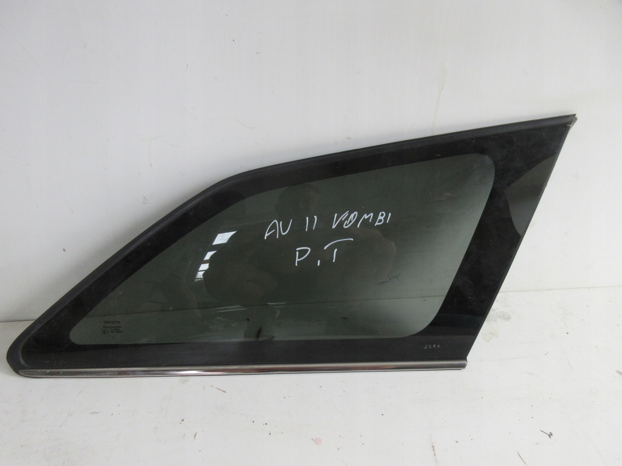 AURIS II УНІВЕРСАЛ КУЗОВНЕ СКЛО ПРАВИЙ ТЕМНИЙ 2016