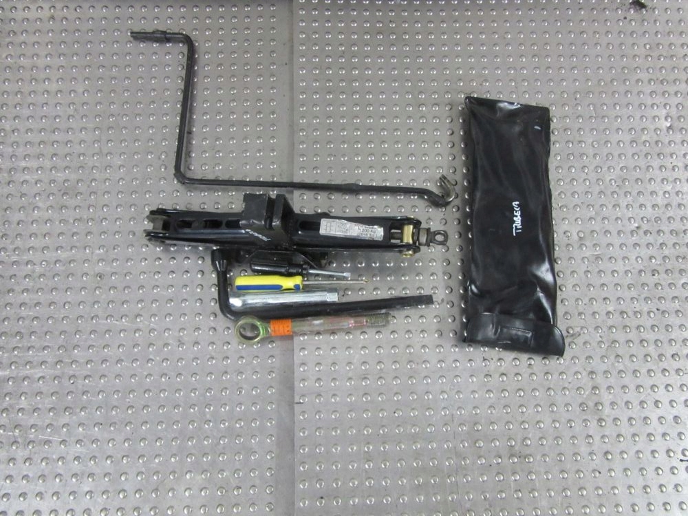 Subaru Tribeca B9 06 домкрат домкрат ключи KPL