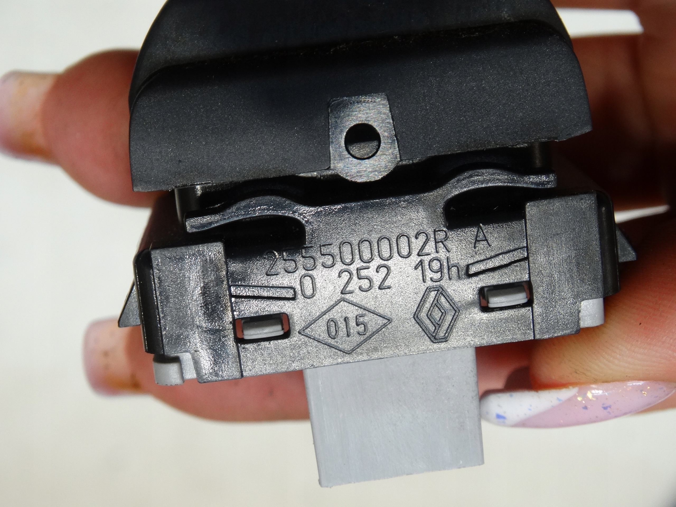 button switch TEMPOMATU RENAULT SCENIC III 09-13R. 255500002R