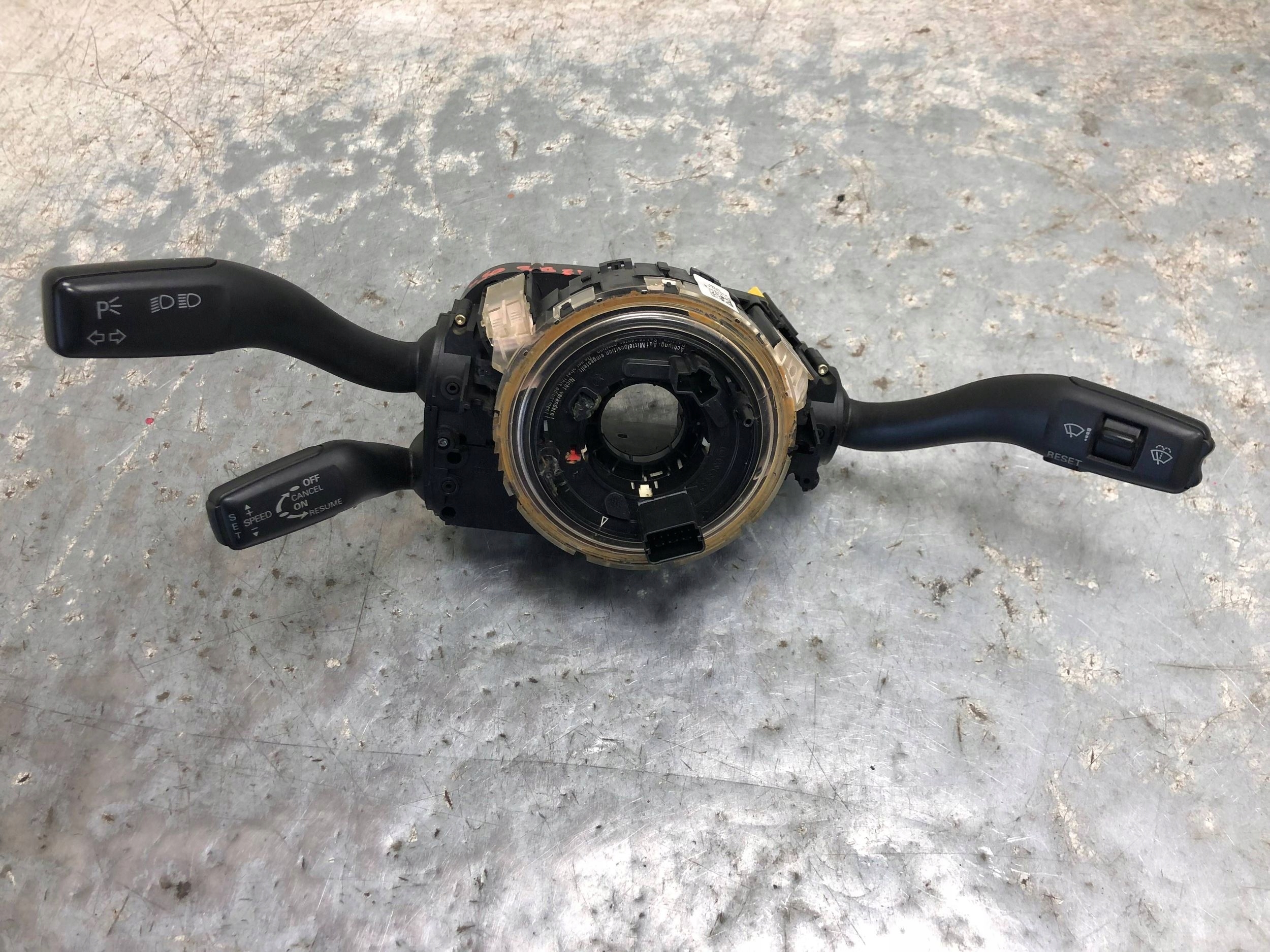 páčky pod volant a ovládání AUDI A8 D3 4E0910549A 4E0907129L