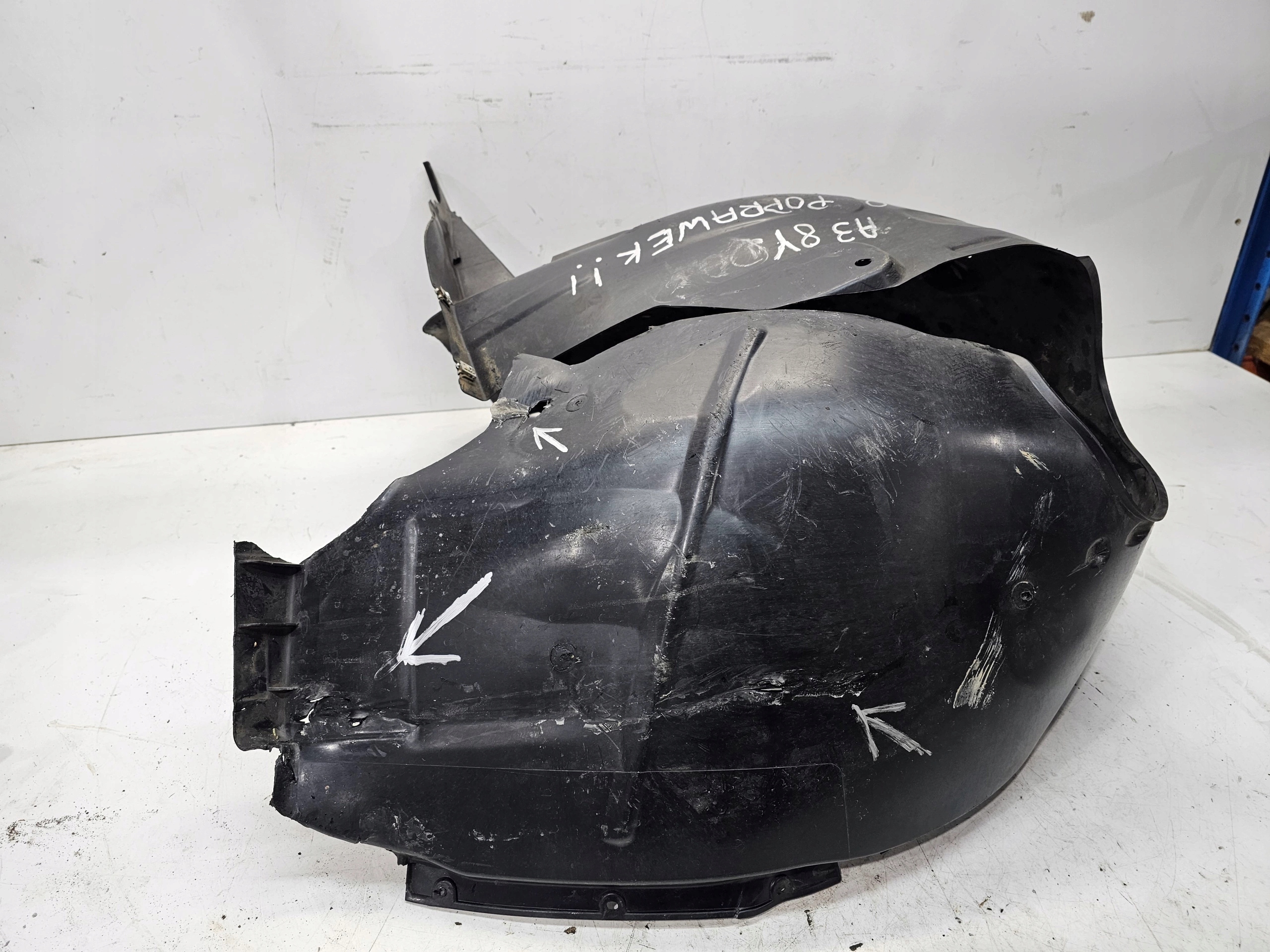 mudguard plastic right front AUDI A3 8Y 8Y0821172R