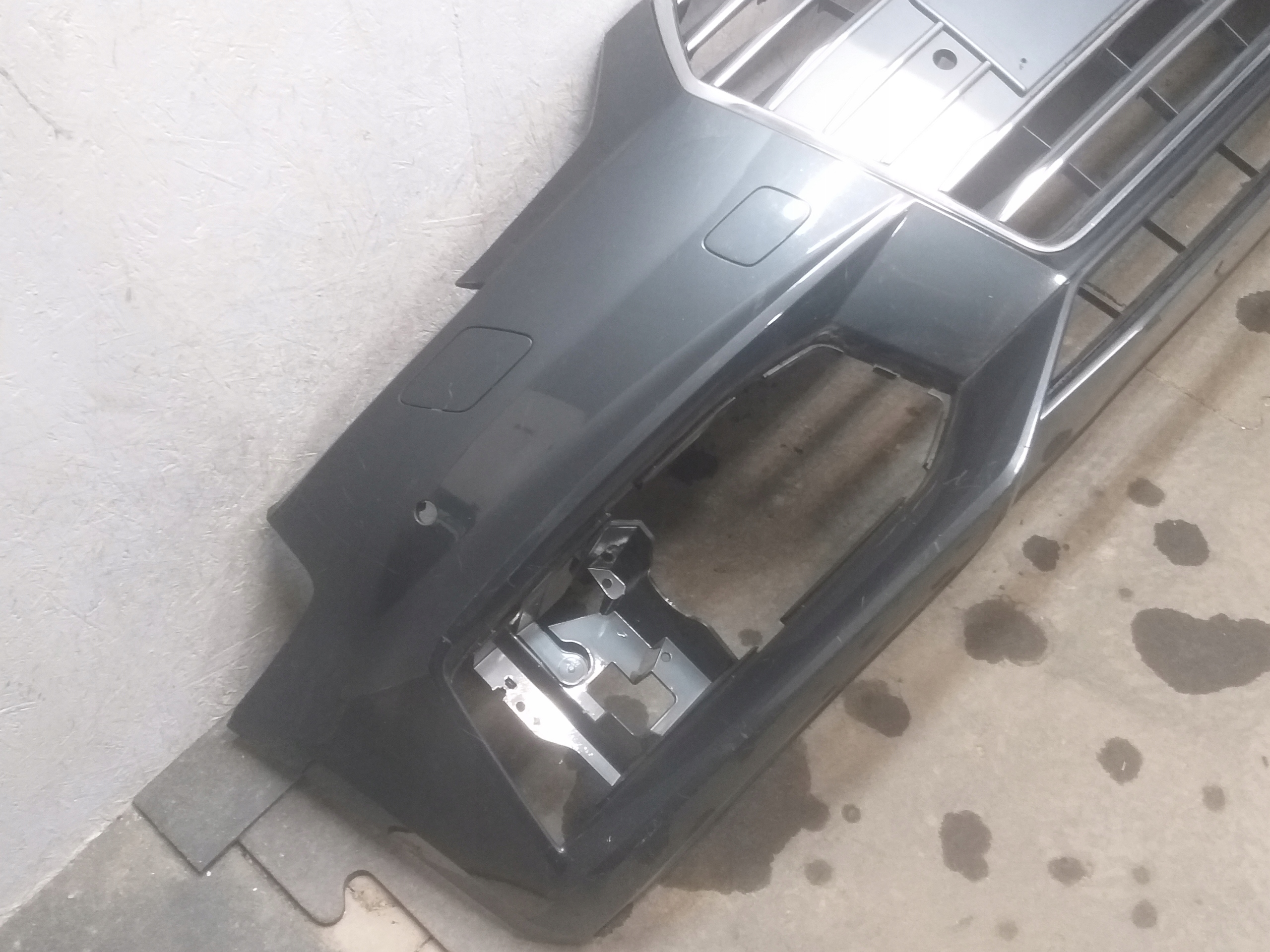 bumper front AUDI A4 B9 S LINE 16-19 8W0