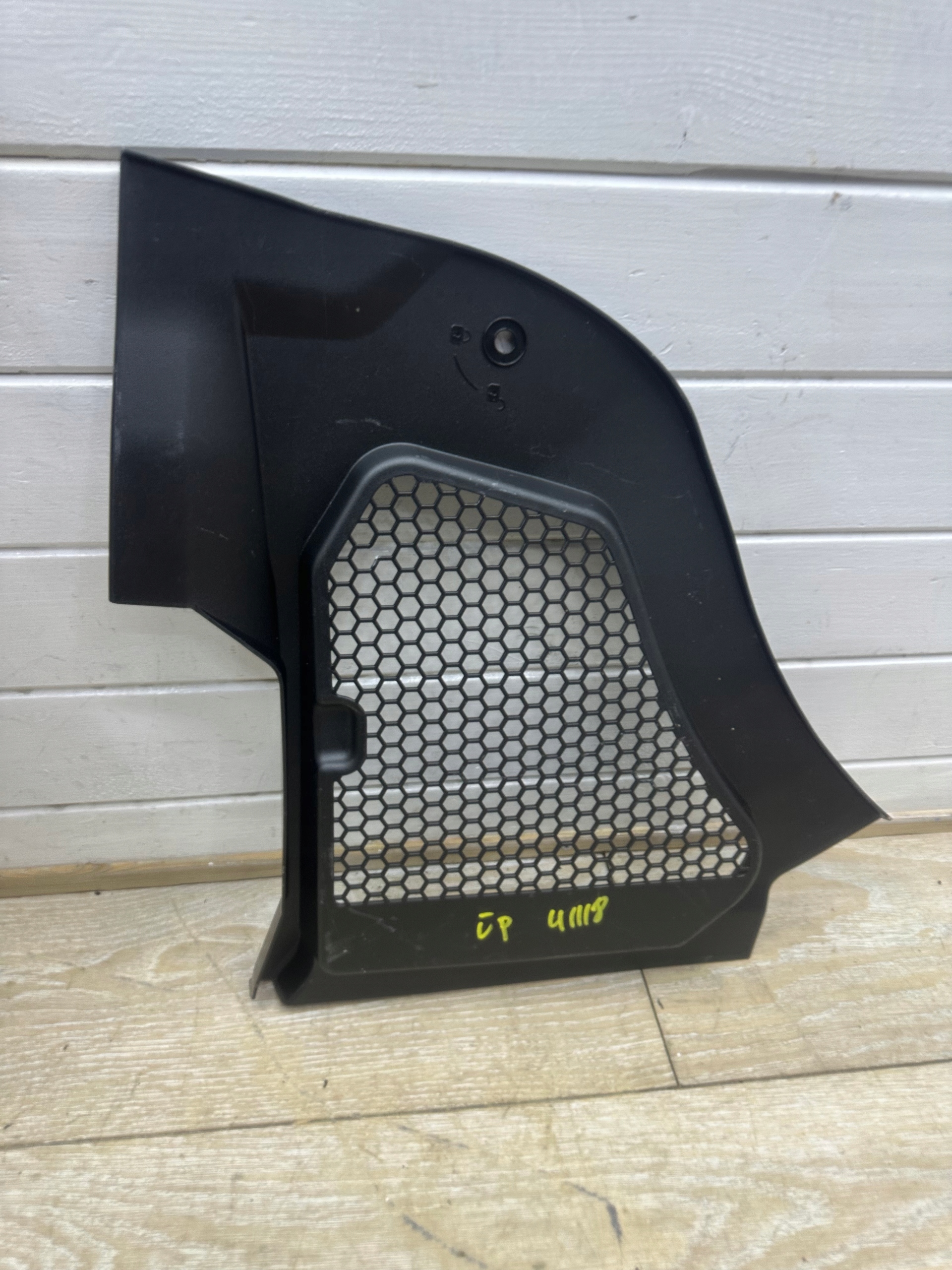 BMW 5 G60 2025 torpedo front 9621249