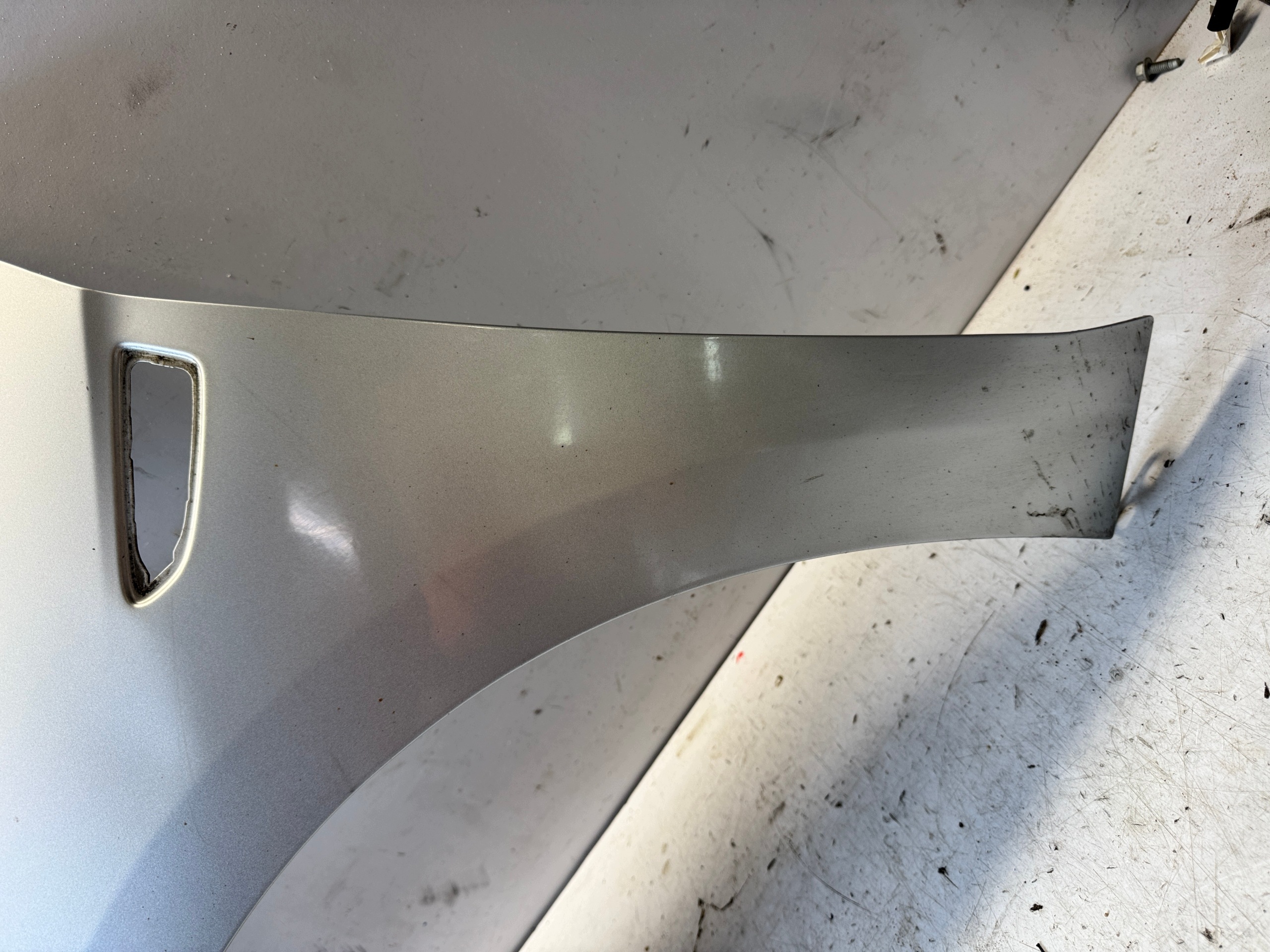OPEL ASTRA K 5 fender left front front SREBRNY Z176