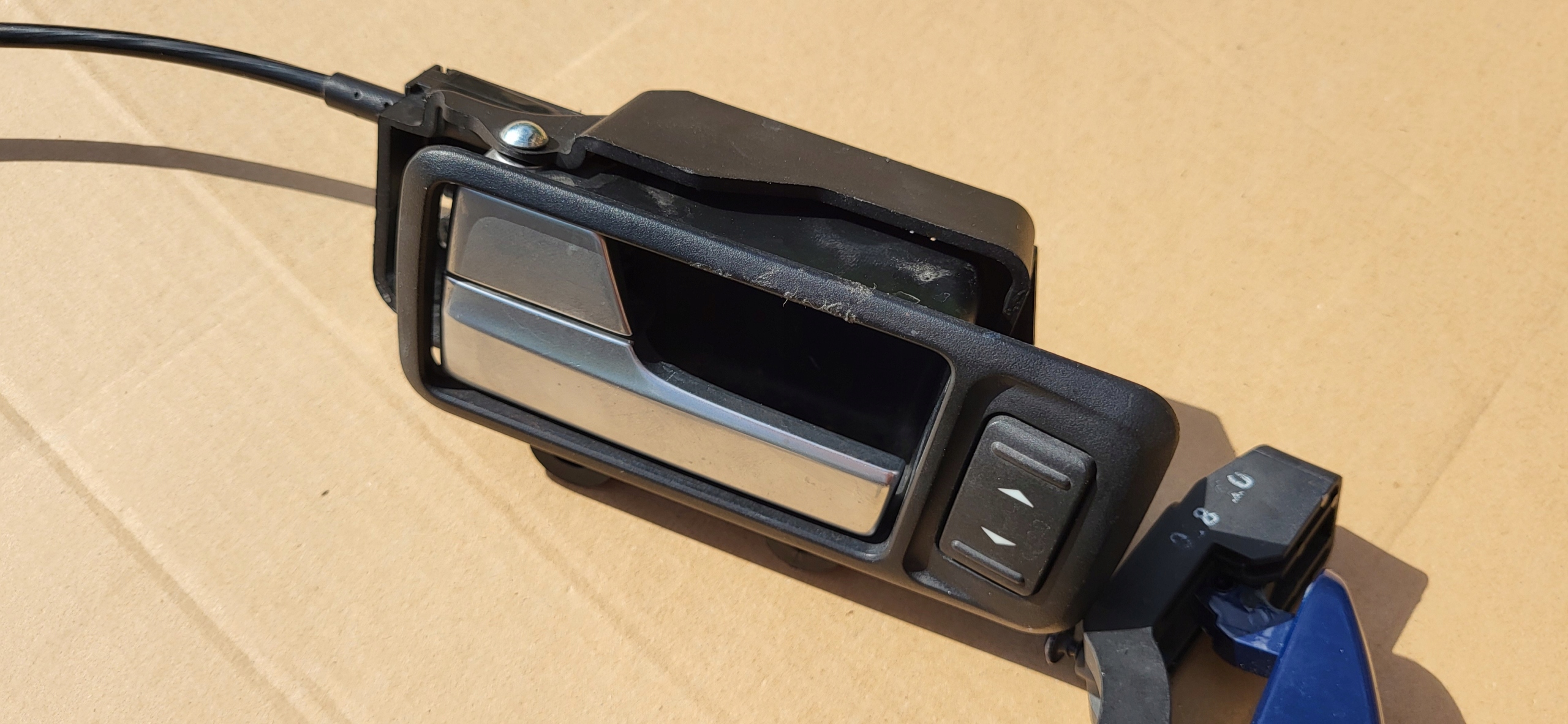 FORD C-MAX ZAMEK KLAMKA ZEWNĘTRZNA WEW. LEWY TYŁ Typ samochodu Samochody osobowe