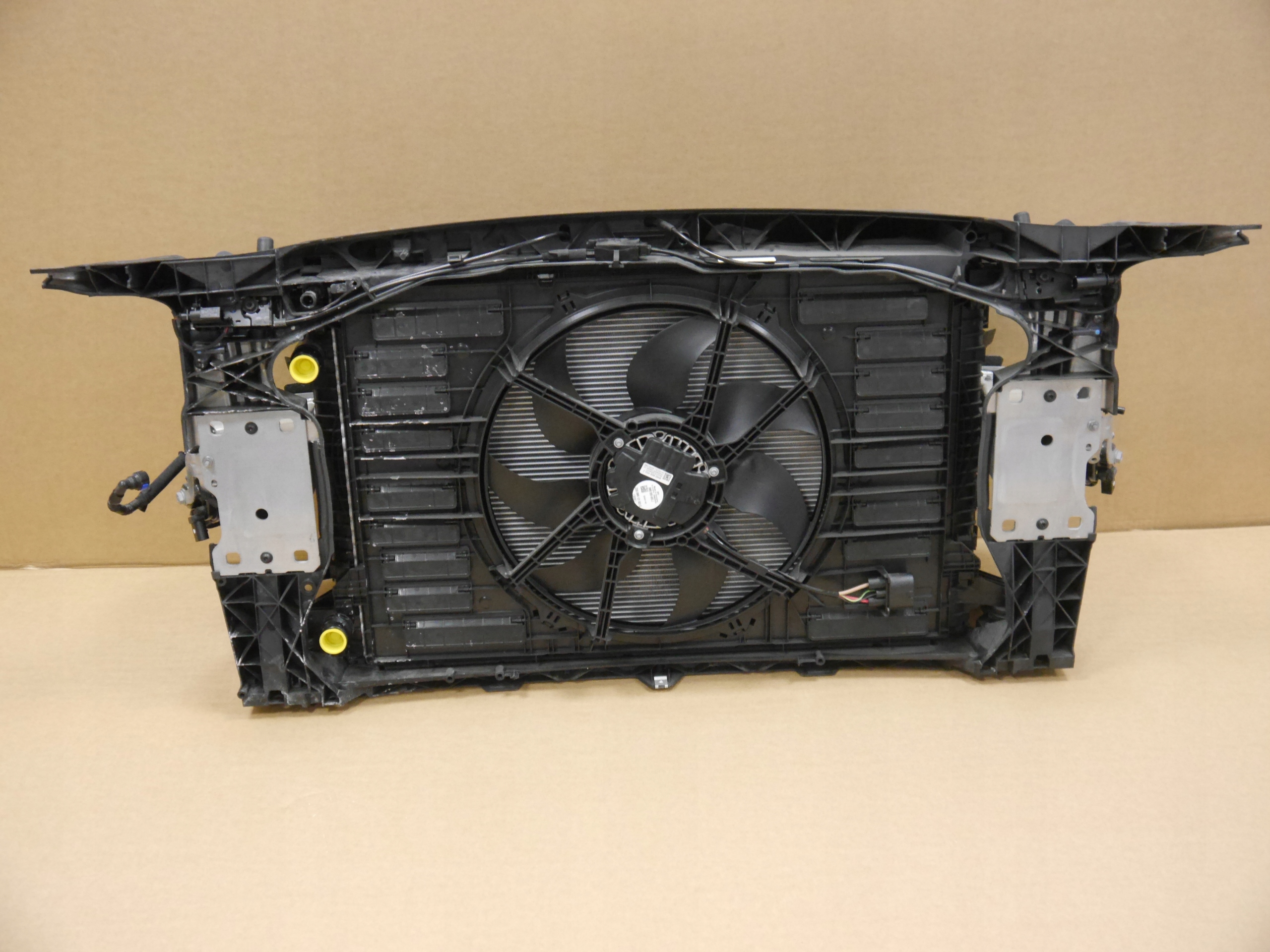 AUDI A4 A5 8W PAS PRZEDNI CHŁODNICE 35 TFSI Typ samochodu Samochody osobowe