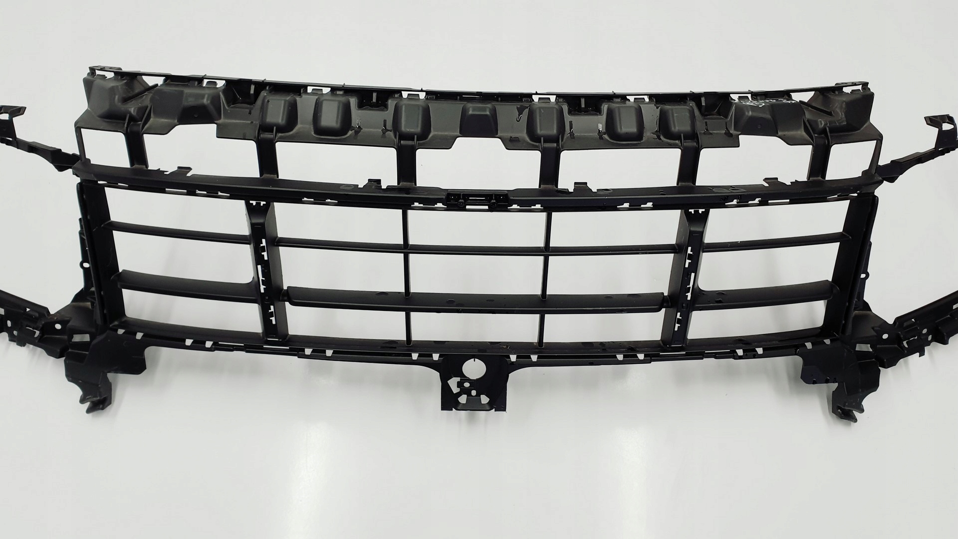 ATRAPA GRILL KRATKA ZDERZAKA PORSCHE CAYENNE 3 9Y0 Installation side Front