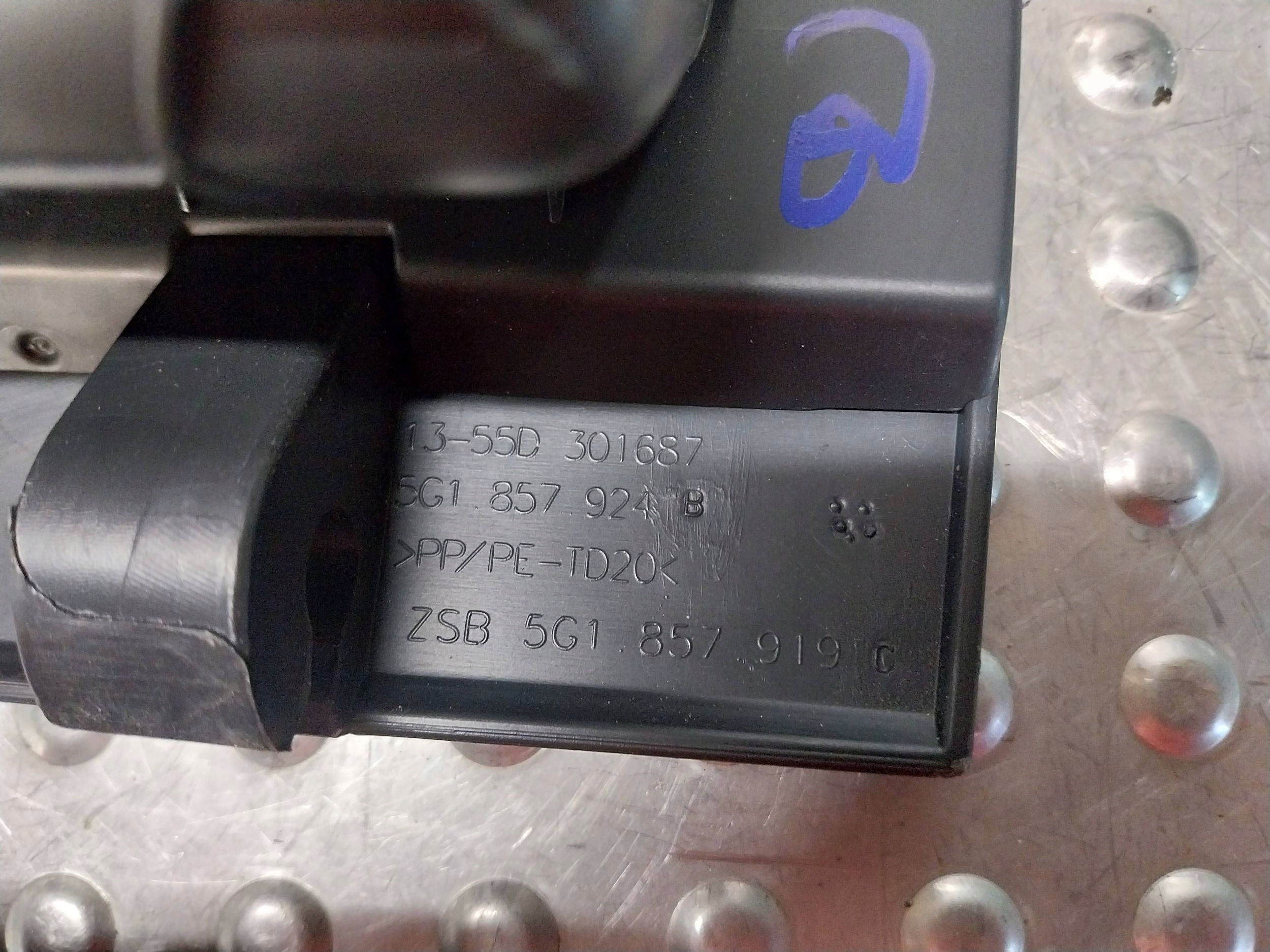 passenger compartment driver´s 5G1857924B VW GOLF VII