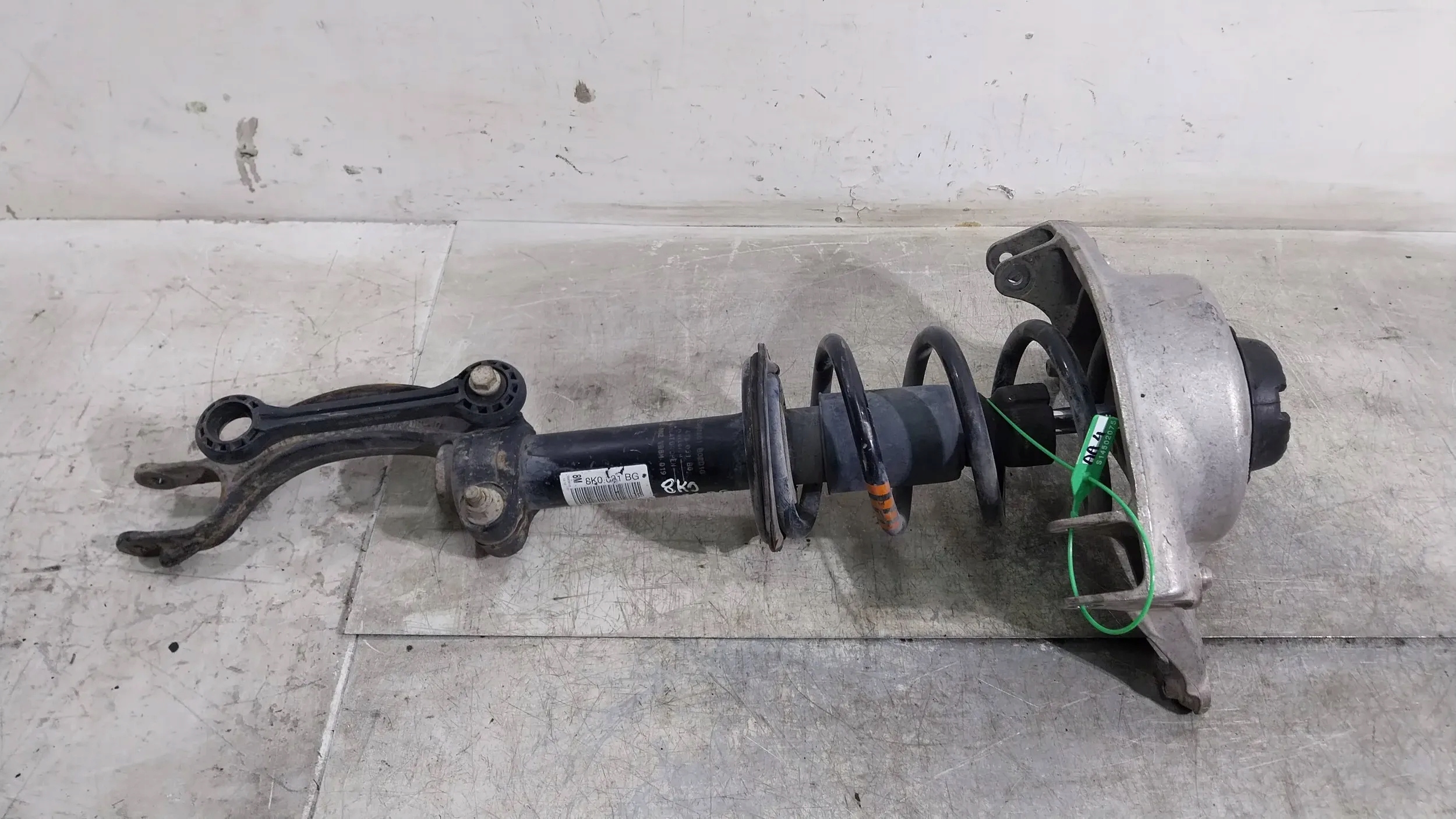 shock absorber front right 8K0413031BG AUDI A4 B8 A5 Q5