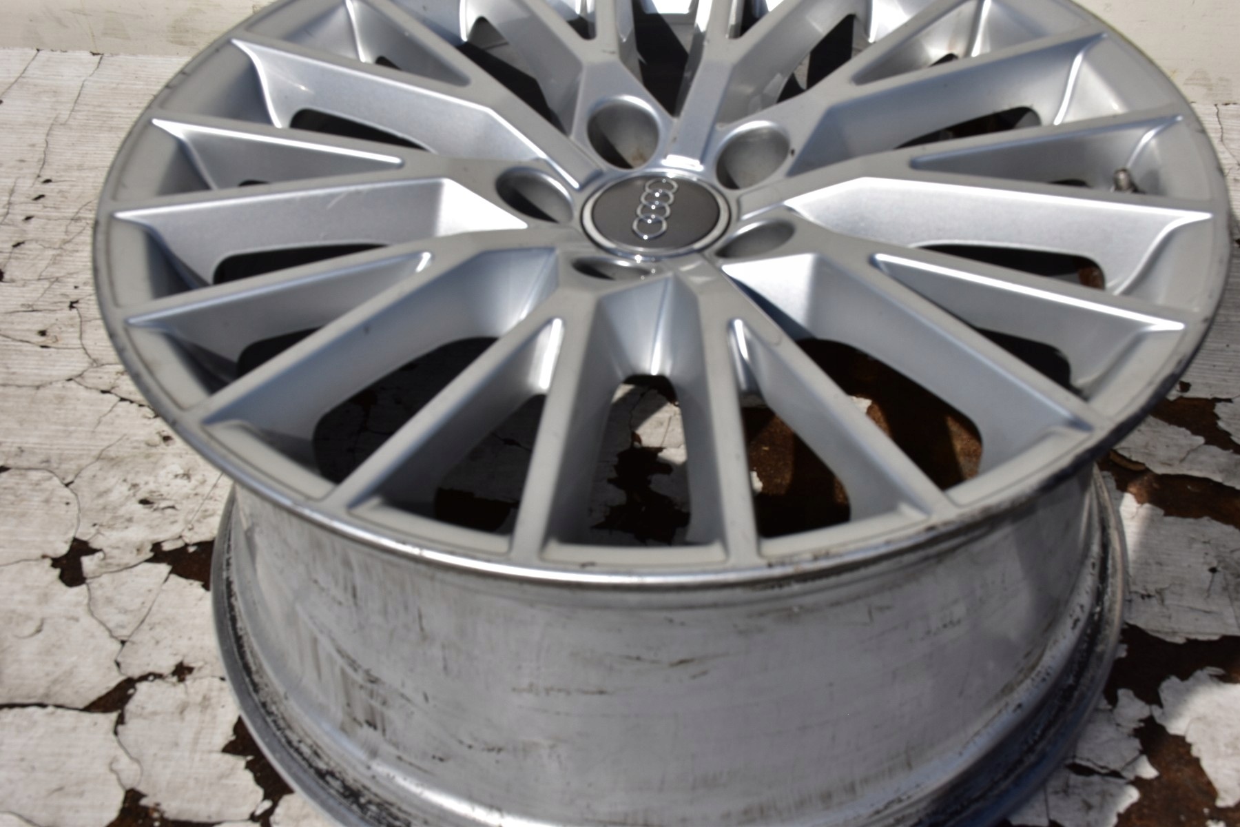 disk hliníkový AUDI TT 8,5" x 18 " 5x112 ET50 8S0601025D