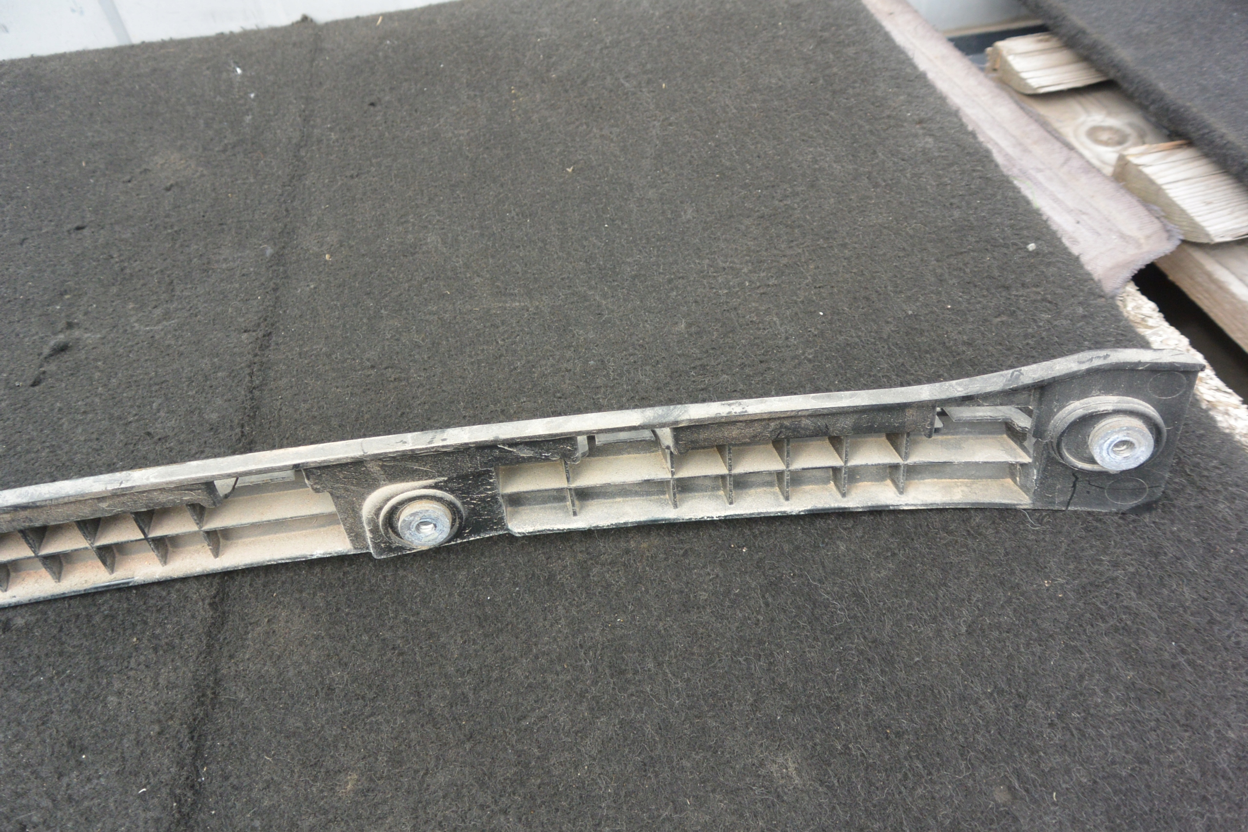 bumper bracket rear part central TESLA MODEL S 12-16
