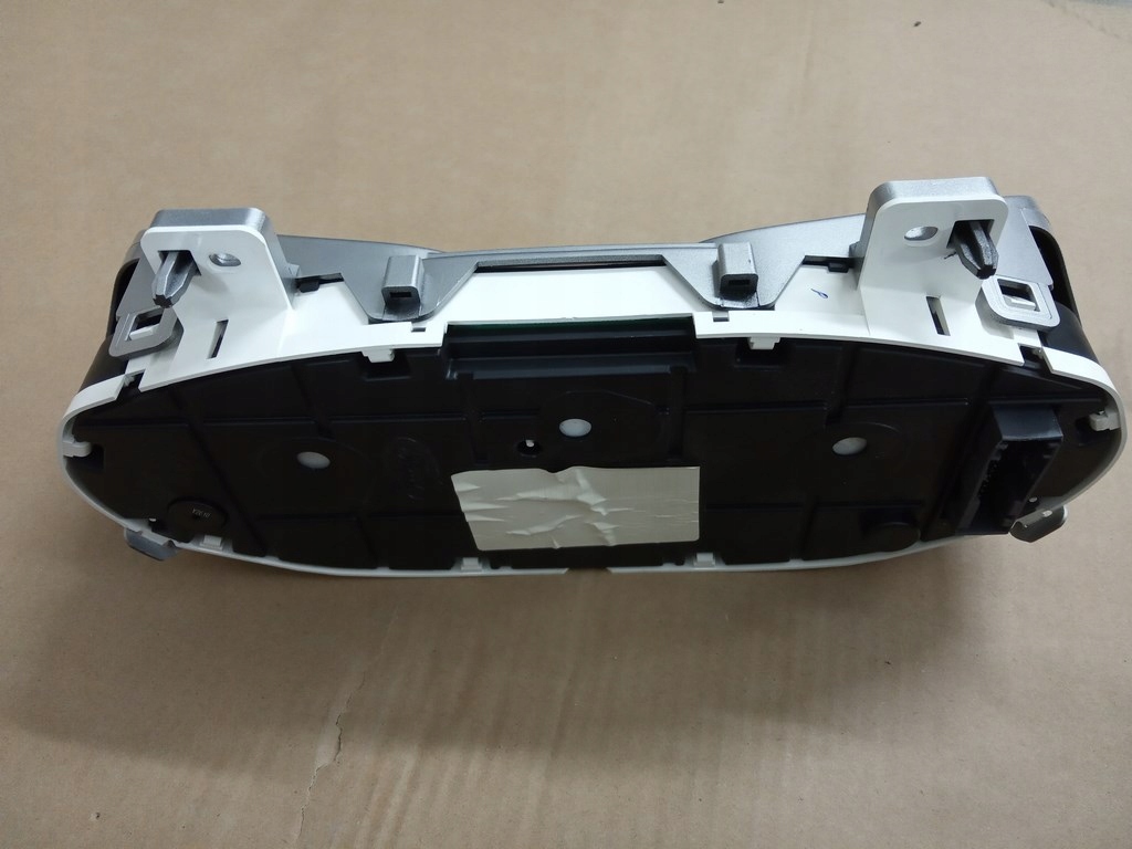 FORD Fiesta MK7 08-12r. . - спидометр часы