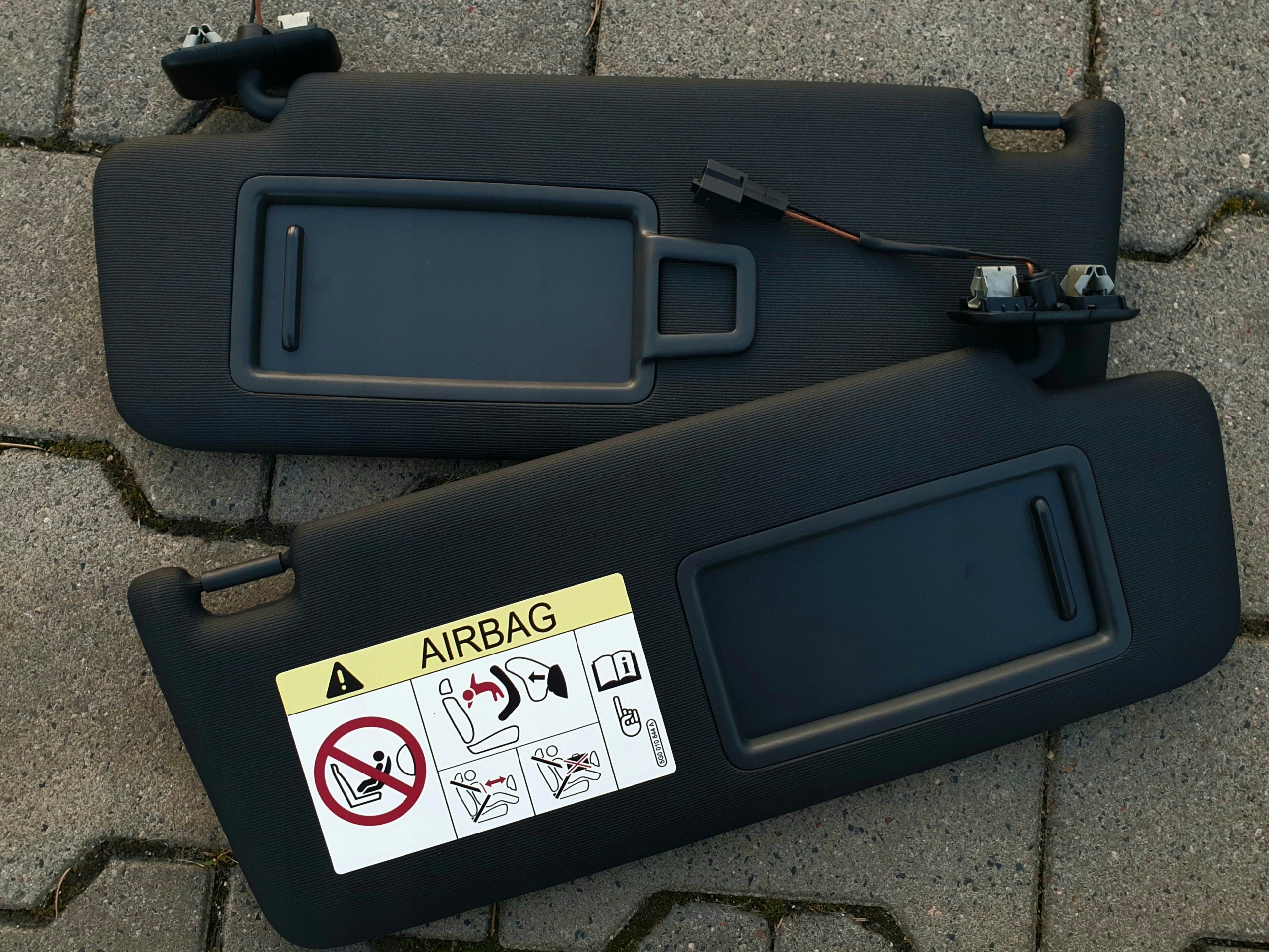 5G0857551 5G0857552 - СОЛНЦЕЗАЩИТНЫЙ КОЗЫРЕК VW GOLF VII 7