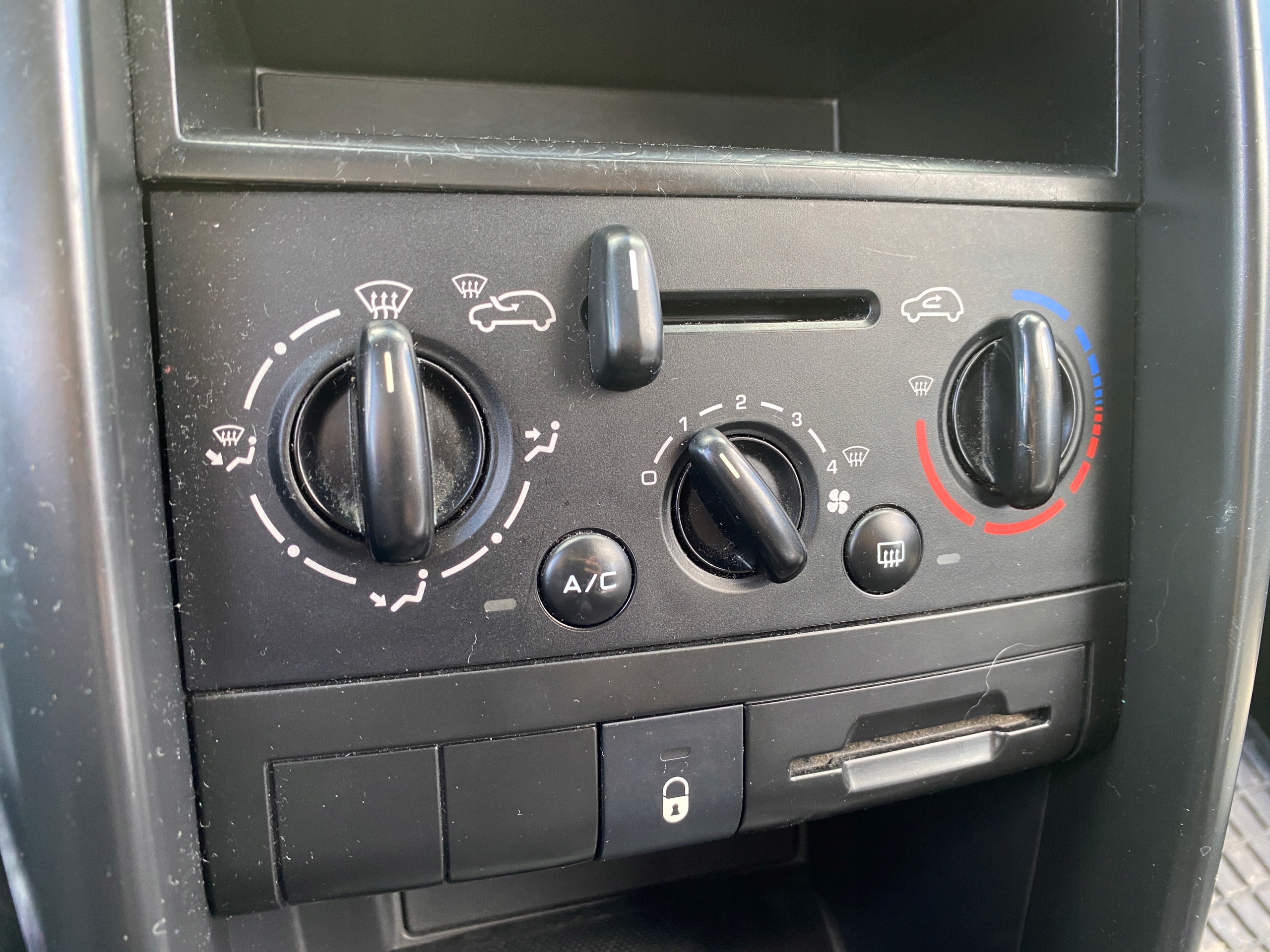 switch switch PANEL air conditioning devices OGRZEWANIA Peugeot 207 06-15