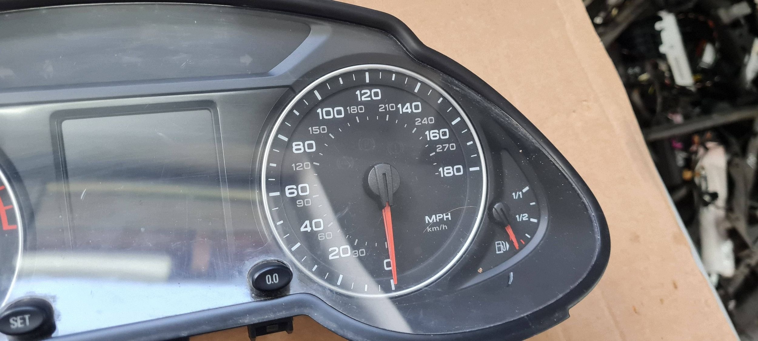 Q5 8R dials clock dials 2.0 TDI DIESEL 8R0920981H ANGLIK