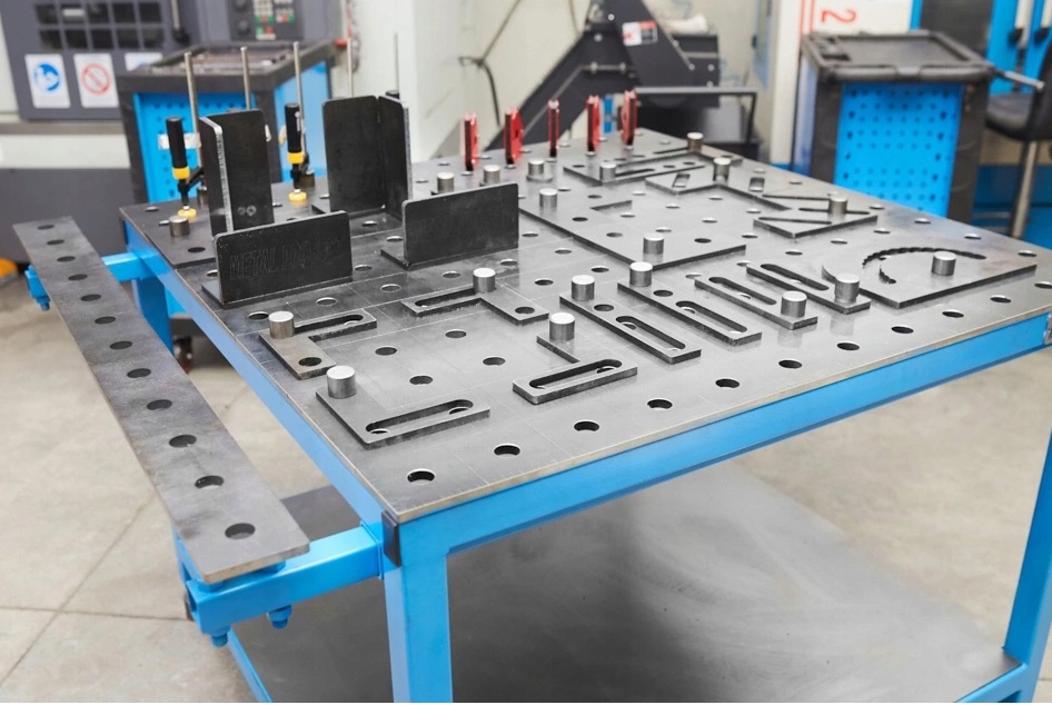 СВАРОЧНЫЙ СТОЛ 1000 X 1000 СИСТЕМА 28 + ИНСТРУМЕНТЫ