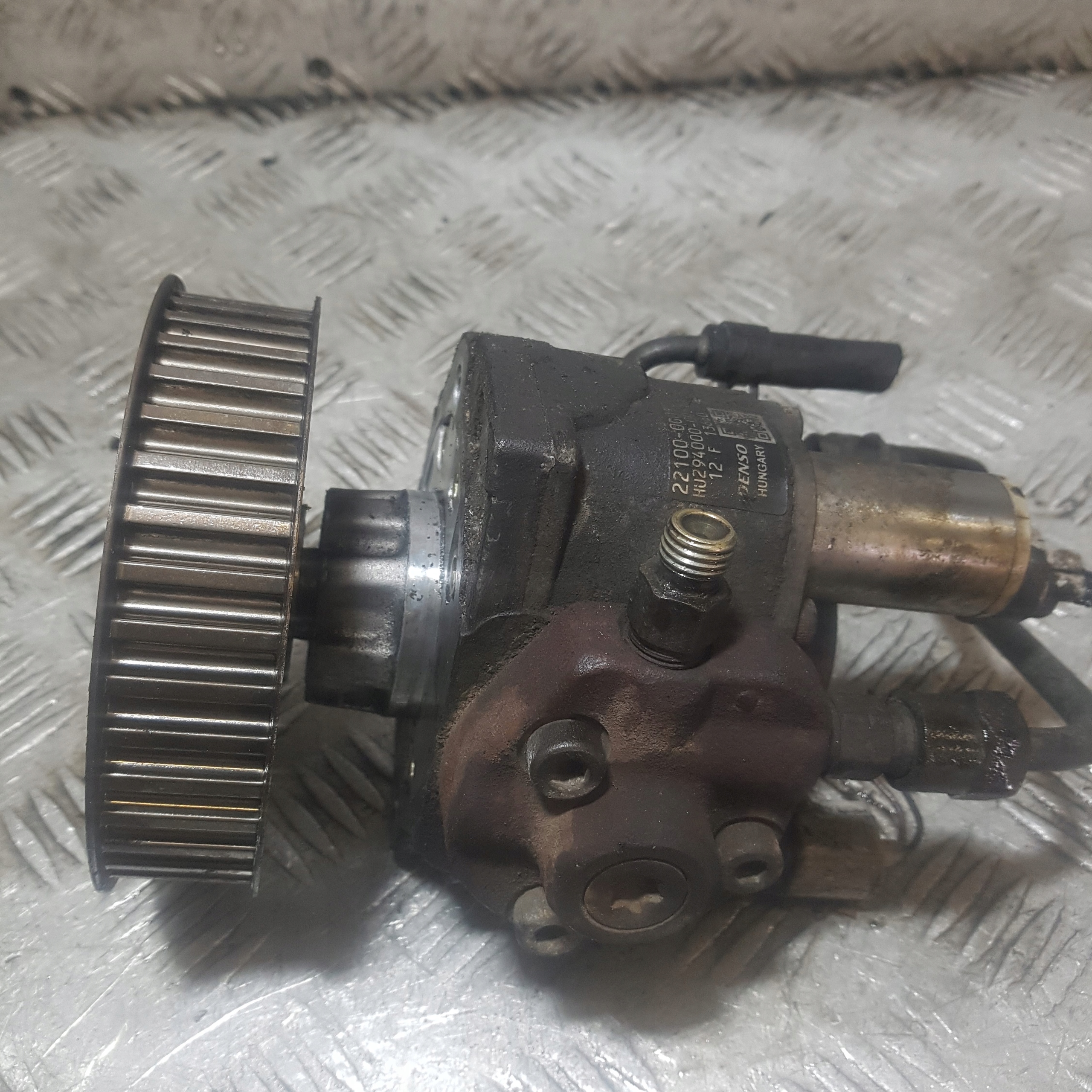 Einspritzpumpe TOYOTA AVENSIS 2 22100-0G010