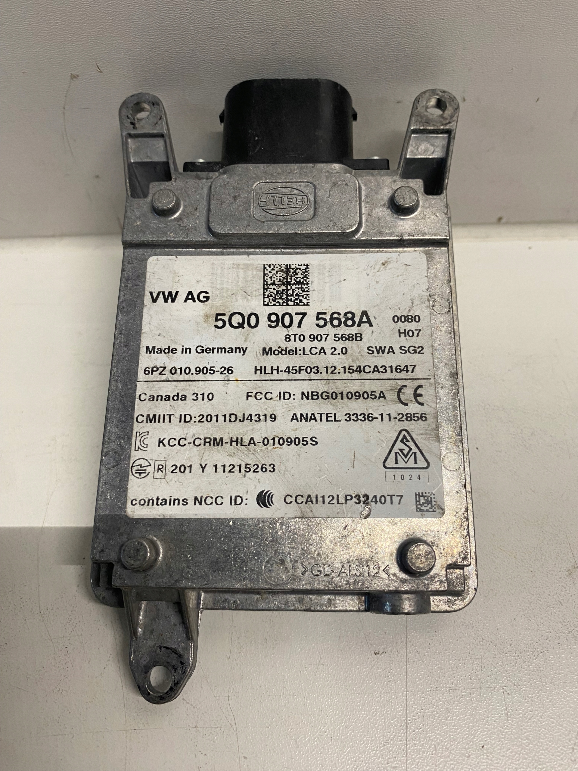 Audi A3 8V ассистент переключения полосы левый 5Q0907568A