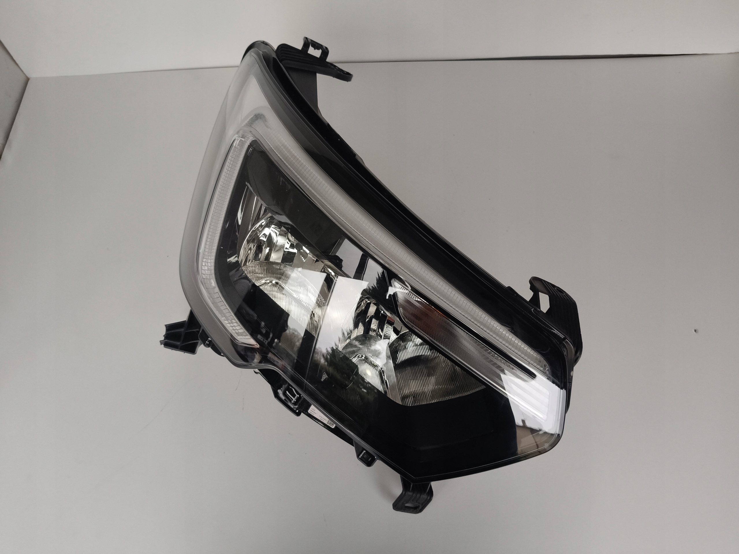 light right REFLEKTOR RENAULT MASTER III 19- LIFT IV LED