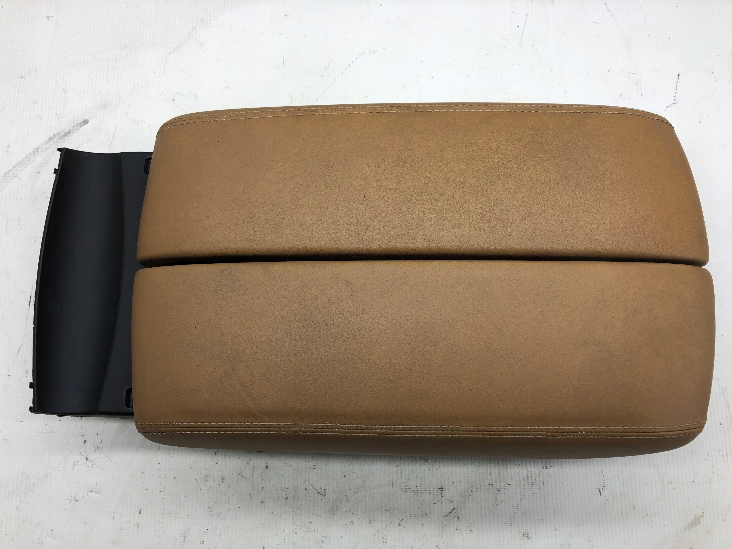 4H0864206R - AUDI A8 D4 S8 длинный подлокотник