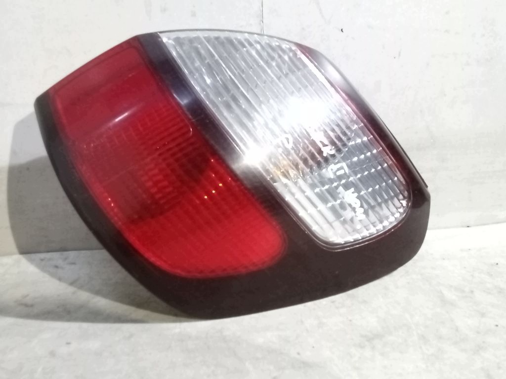 Subaru Outback II 2 kombi light right rear part rear