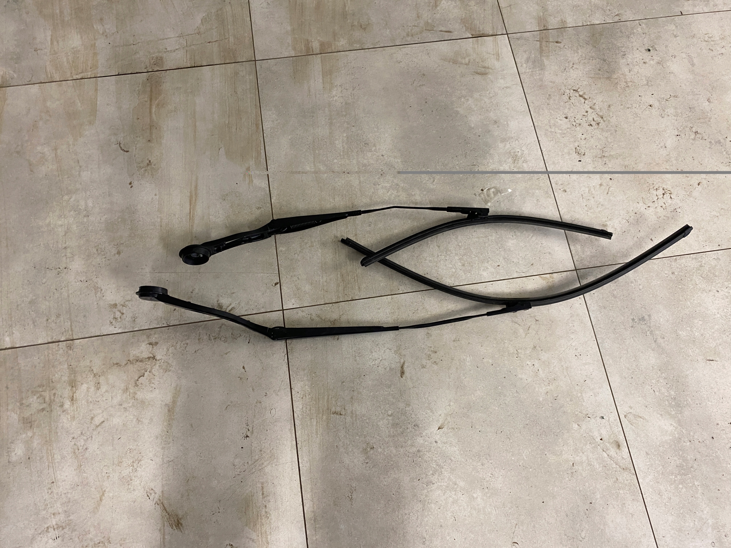 97036203 - BMW i3 рычаги стеклоочистителя правые + левые в сборе