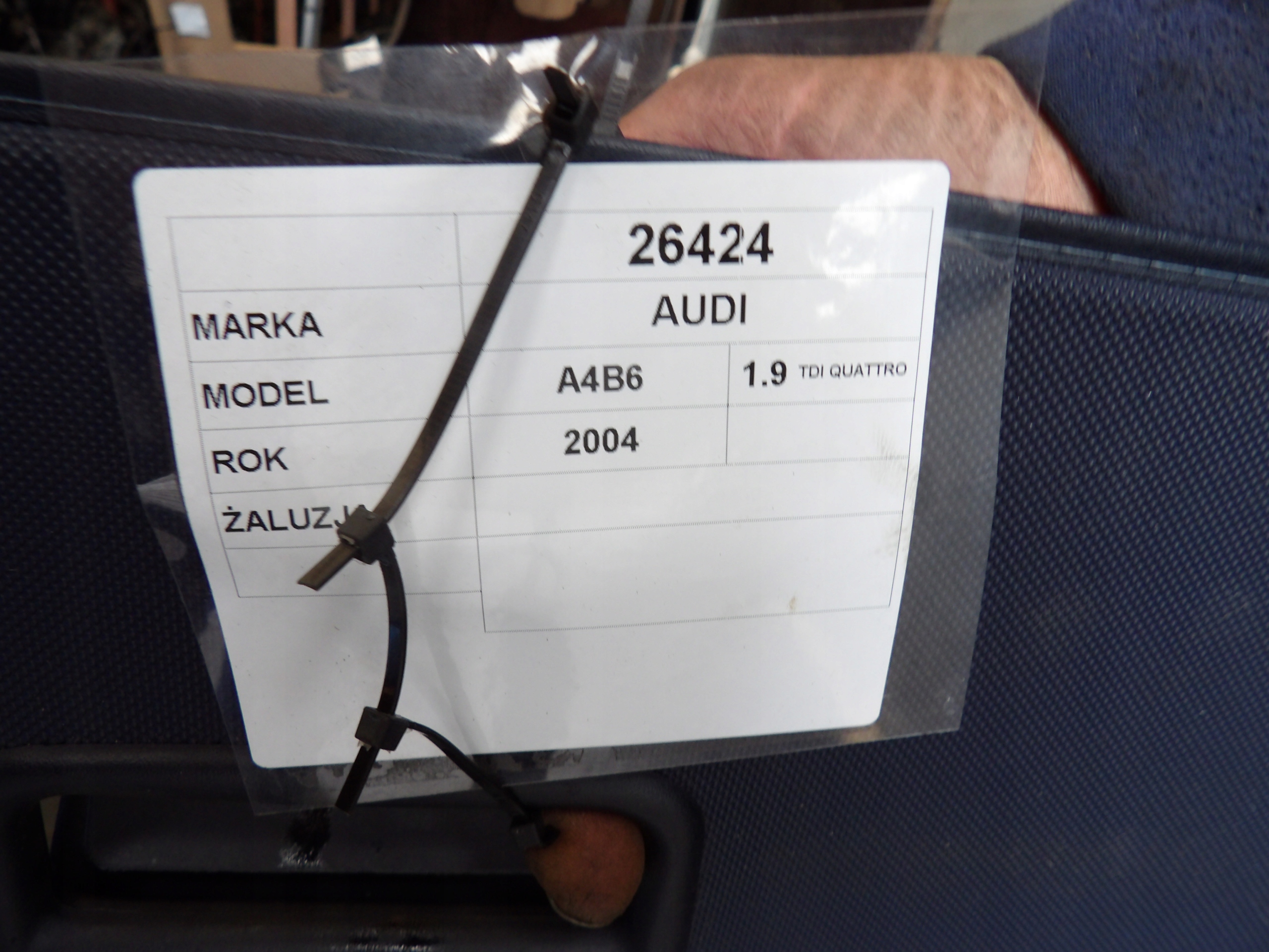 Audi A4 B6 kombi blinds boot