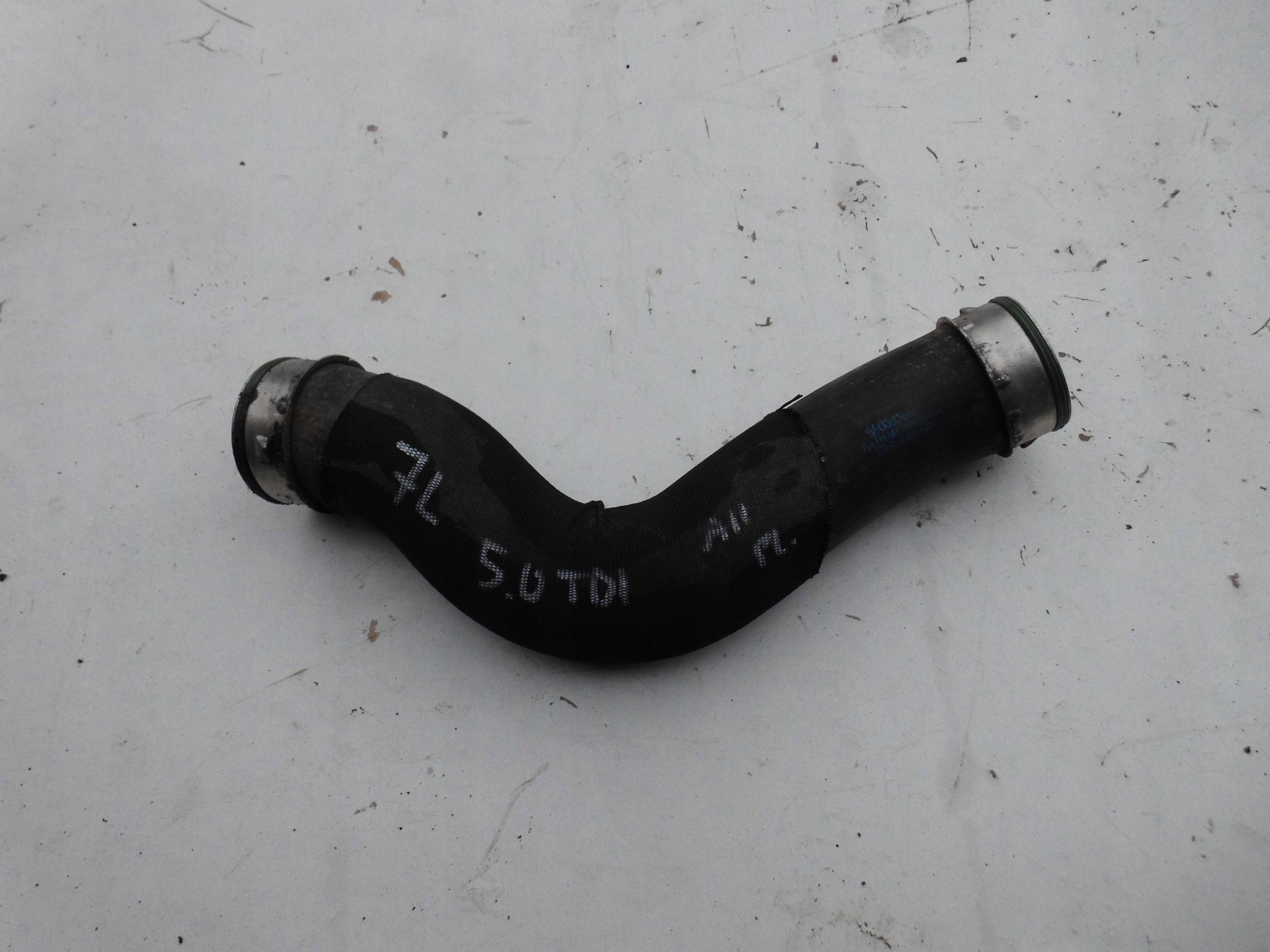 ШЛАНГ ІНТЕРКУЛЕРА 7L6145967 VW TOUAREG 7L 5.0 TDI