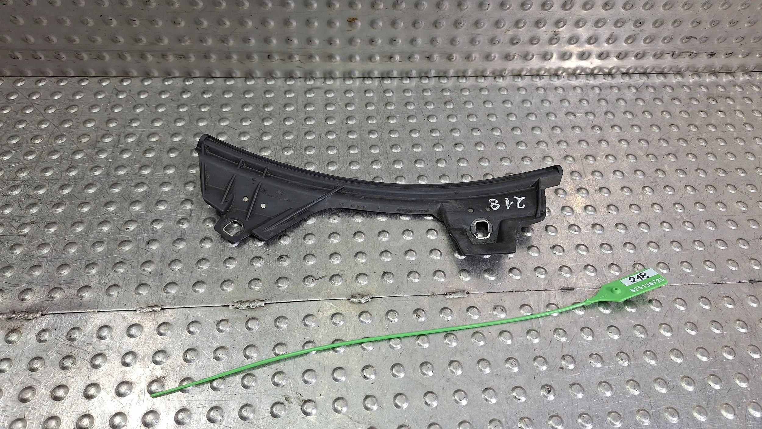 holder support NADKOLA left rear part rear 4J3853817 AUDI E-TRON GT