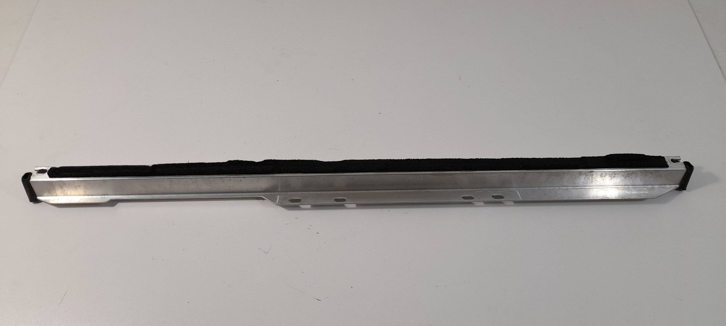 Volvo XC60 II sider under the window P31448888 (T555)