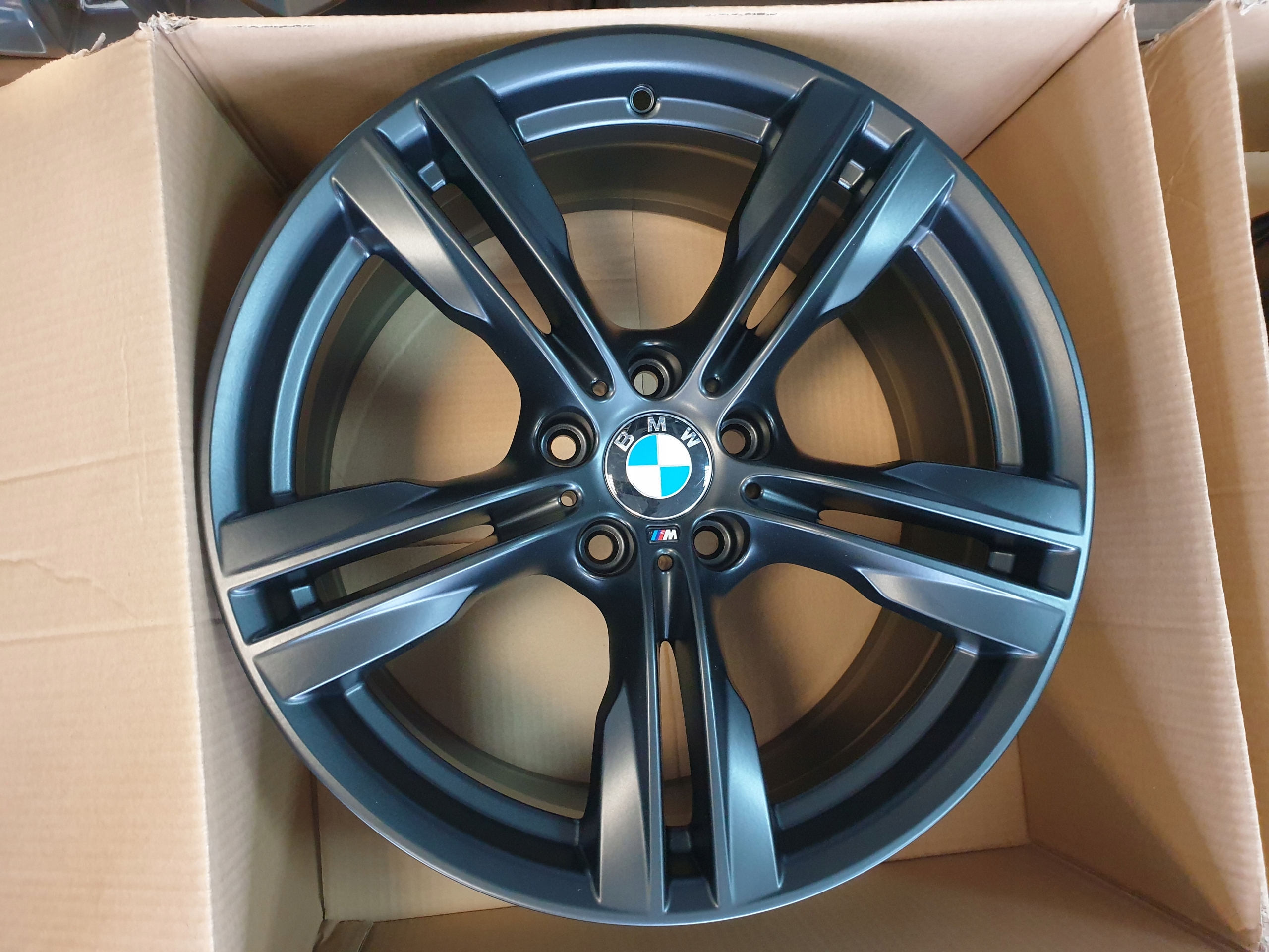 CZARNE FELGI 19 CALI 5x120 BMW X5 F15 E70 MATOWE Średnica felgi 19