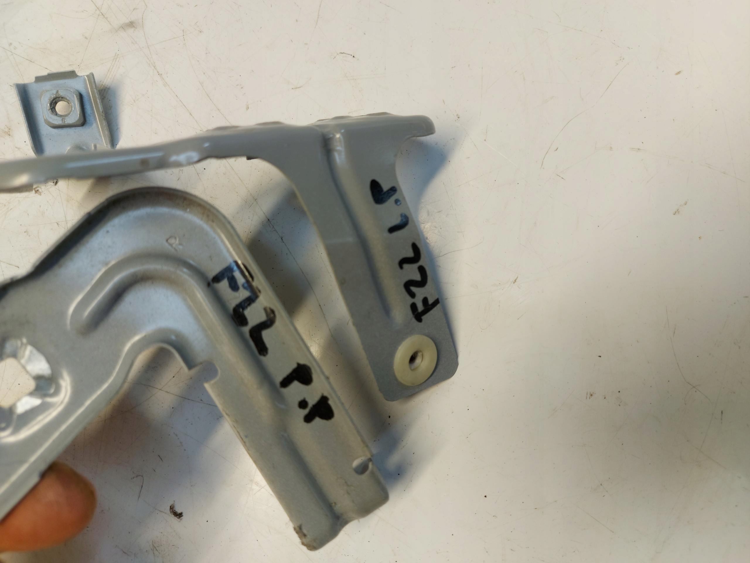 BMW F22 Support plaque Aile Gauche Avant
