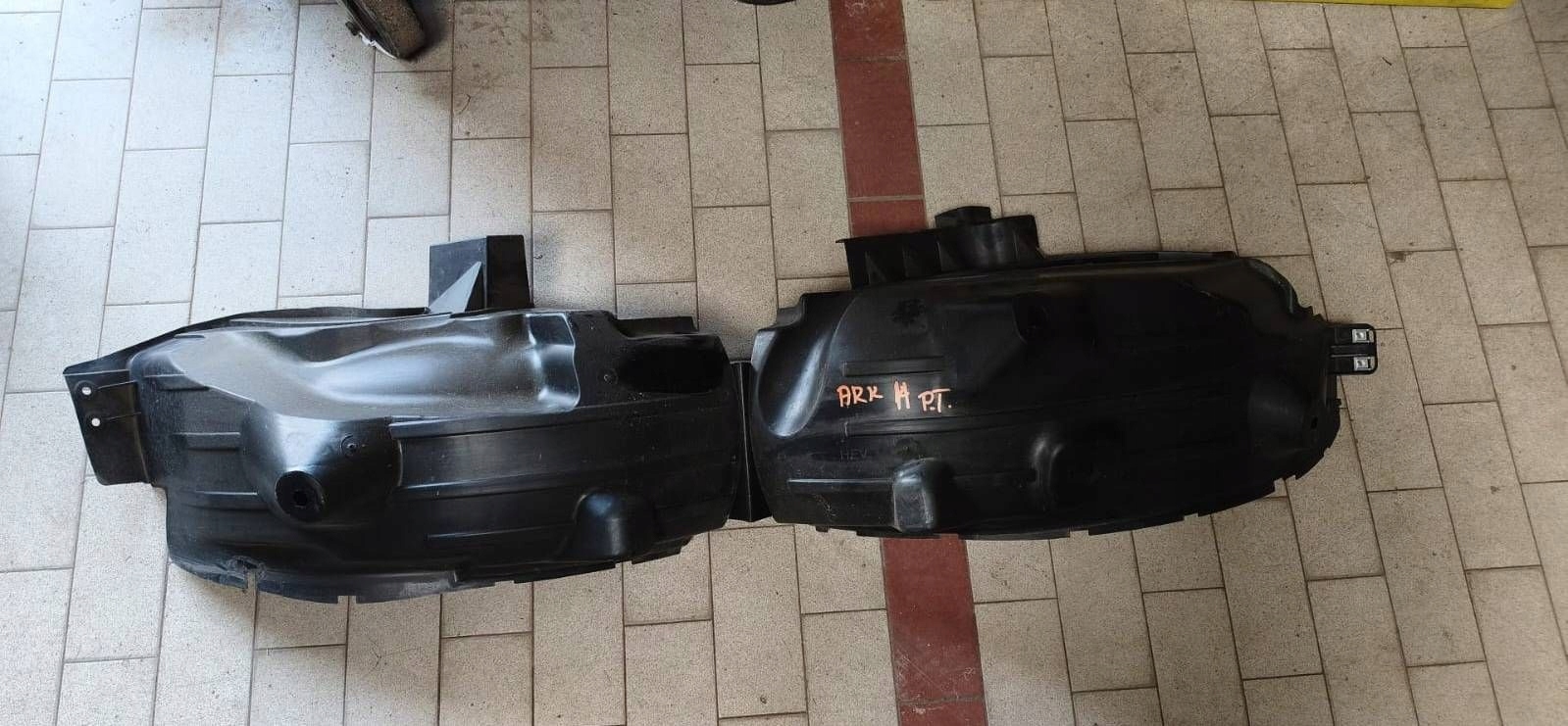 mudguard rear. rear part side right Renault Arkana 1.6 E-TECH 767487319R