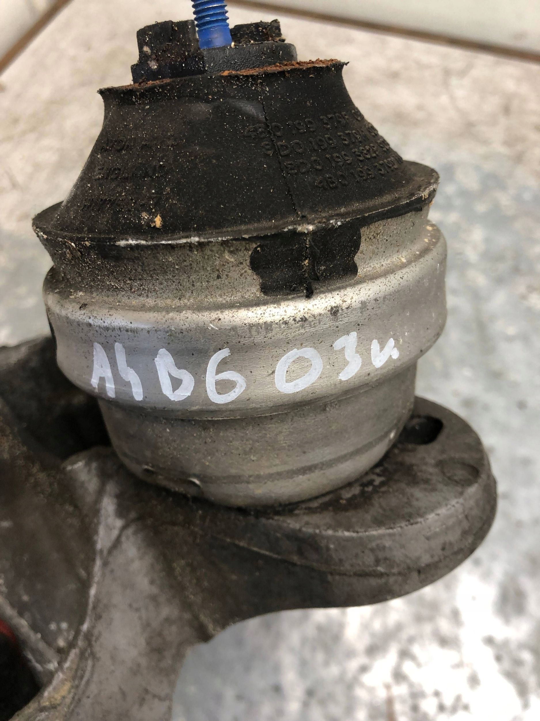 holder engine mount AUDI A4 B6 8D0199379K 8E0199351