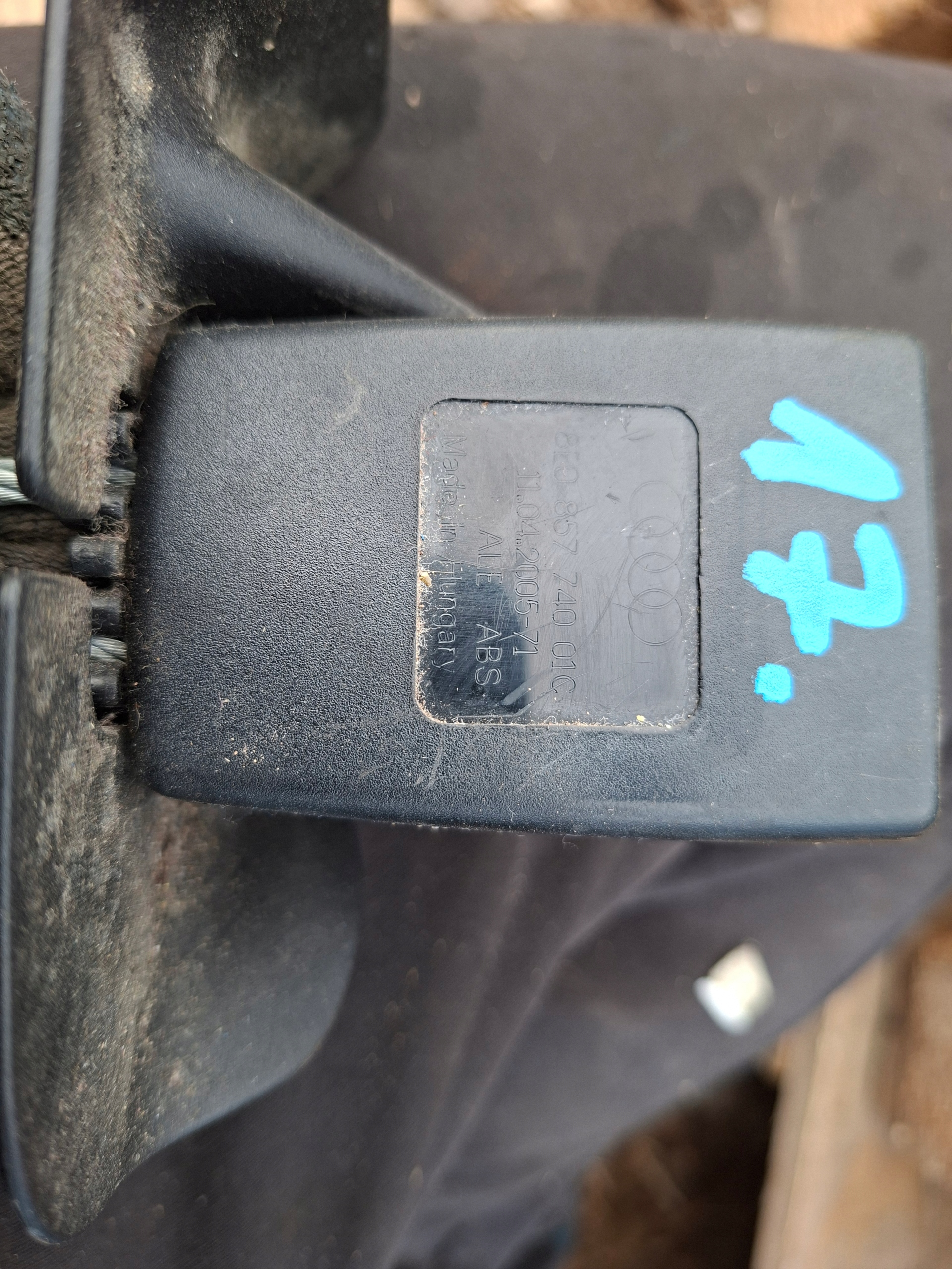 Fixation arbre ceintures sécurité de Sécurité Droite Arrière AUDI A4 S4 B7 8E085774001C
