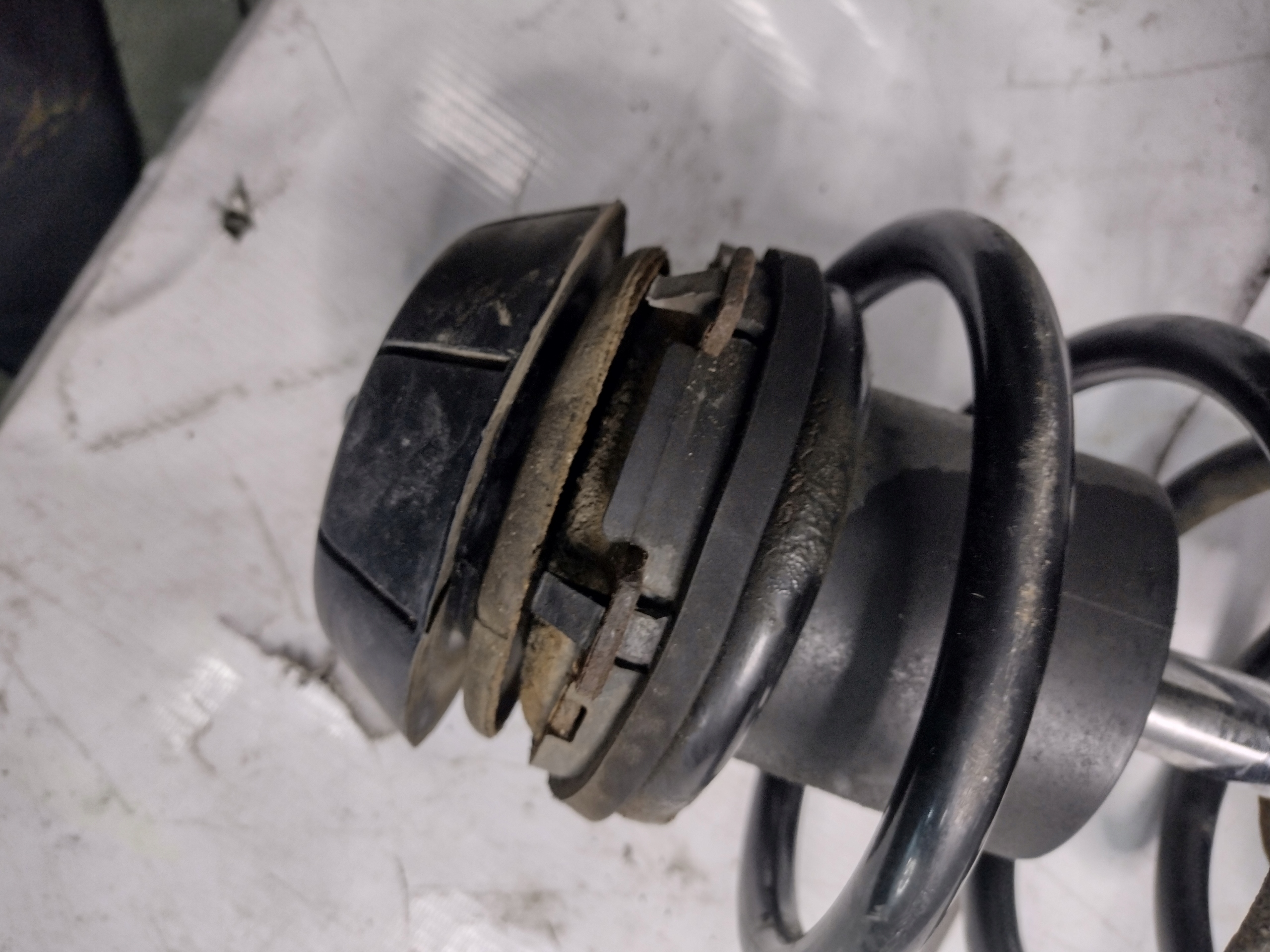 McPherson right front Chevrolet Lacetti 1,4 16v